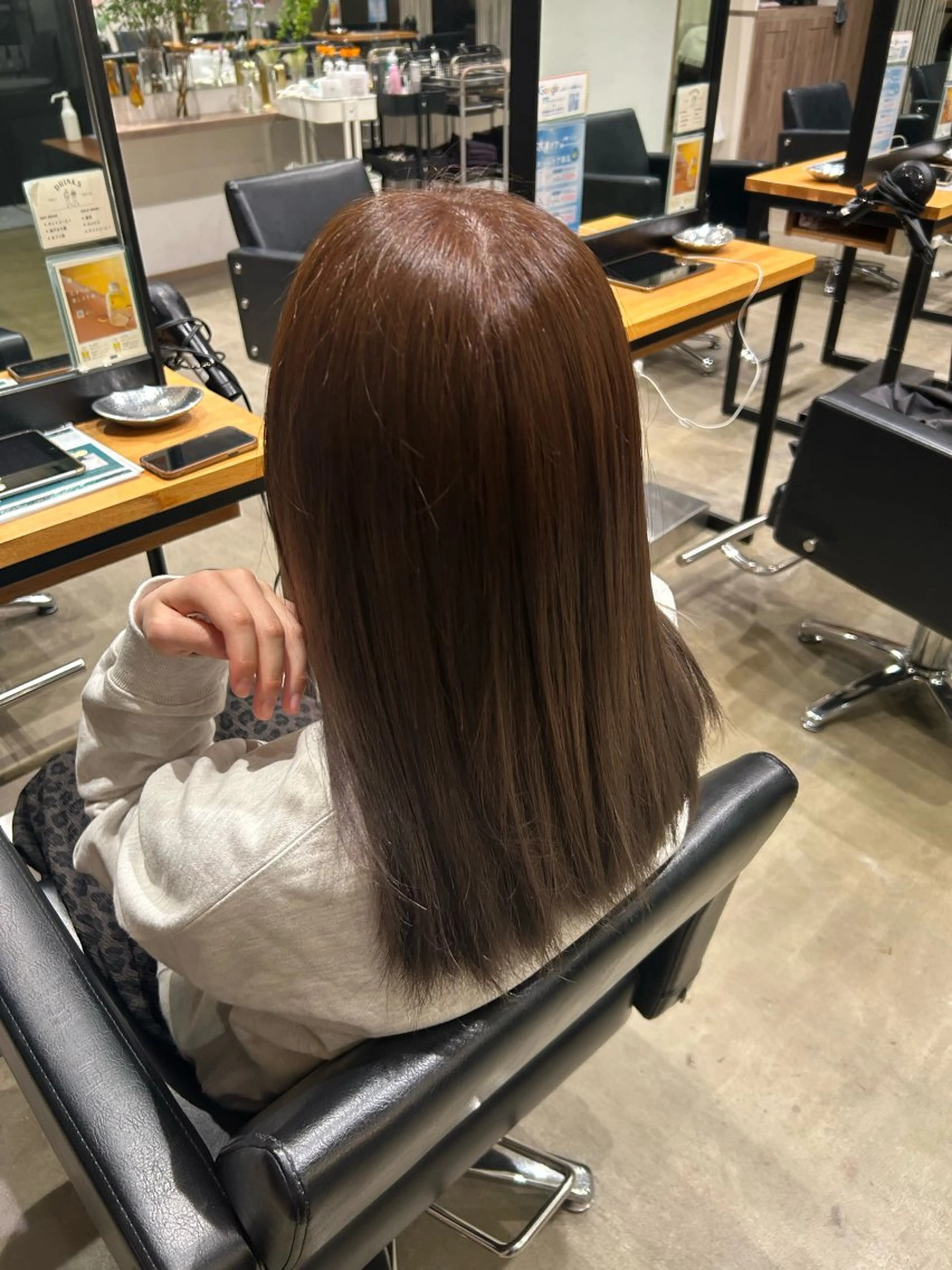 セミロング カラー ブラウンカラー ヘアカラー くろだ かなのヘアスタイル