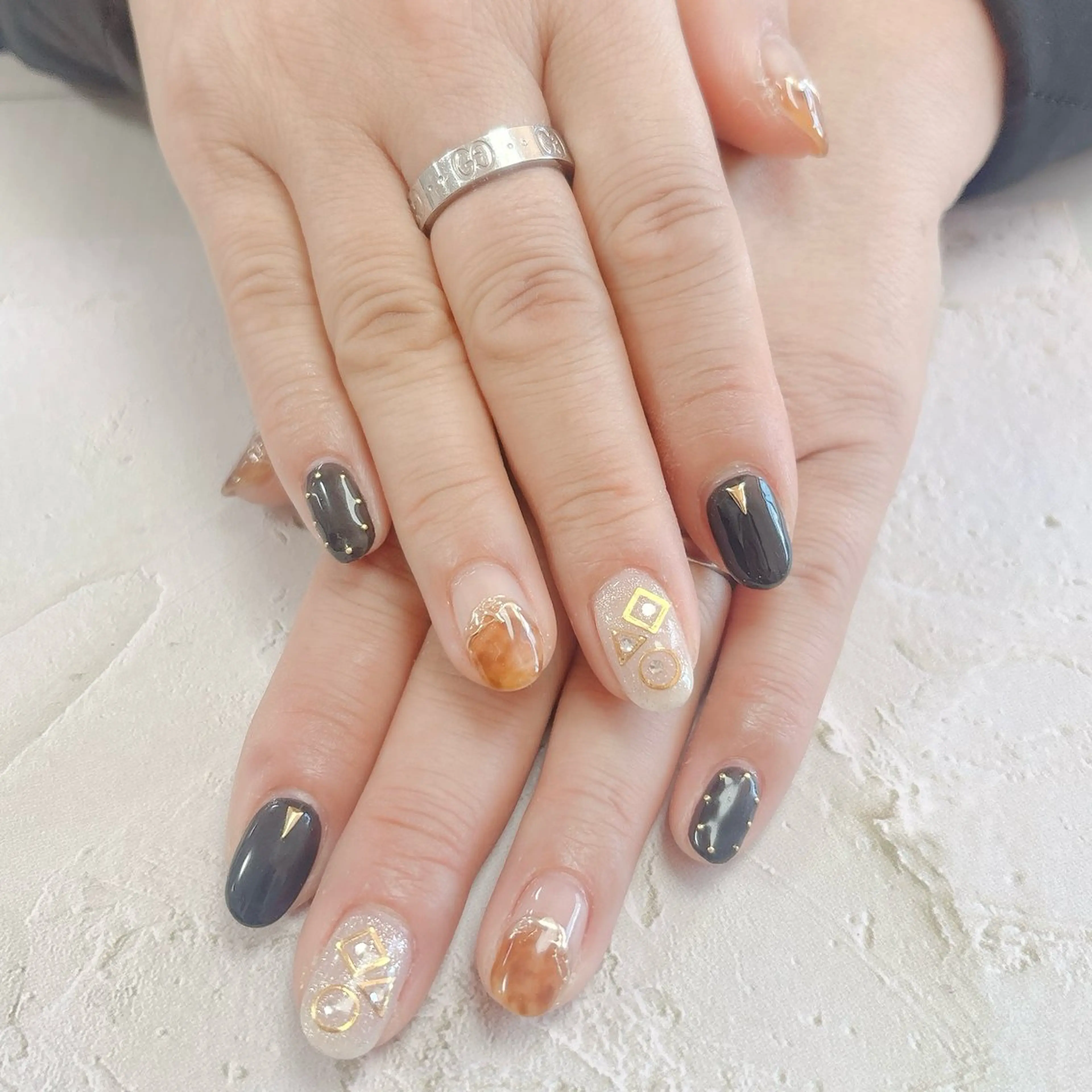 ネイル ハンドネイル アネラ もか.⋆𝜗𝜚のネイルデザイン