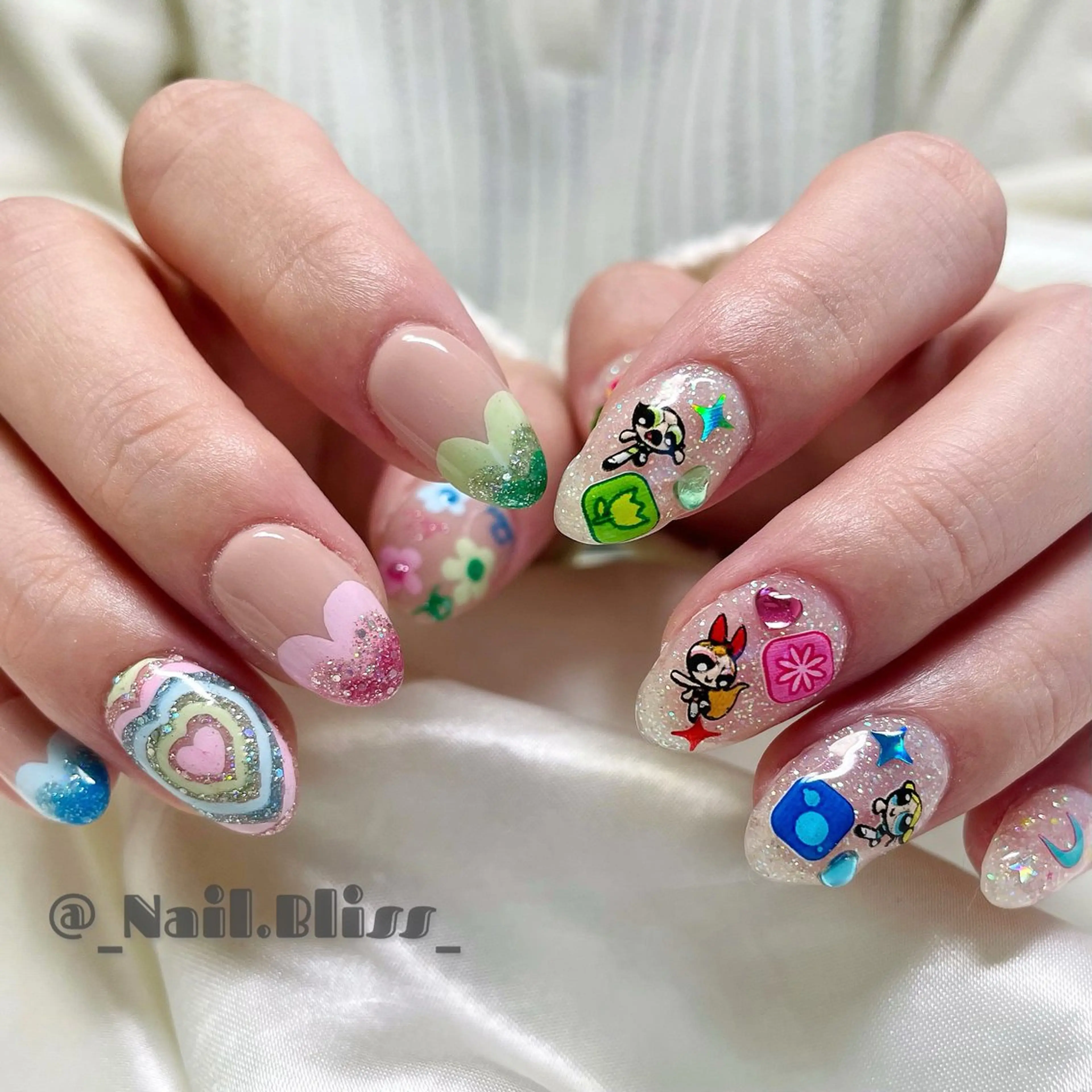 ネイル 持ち込み ハンドネイル NAIL BLISSのネイルデザイン