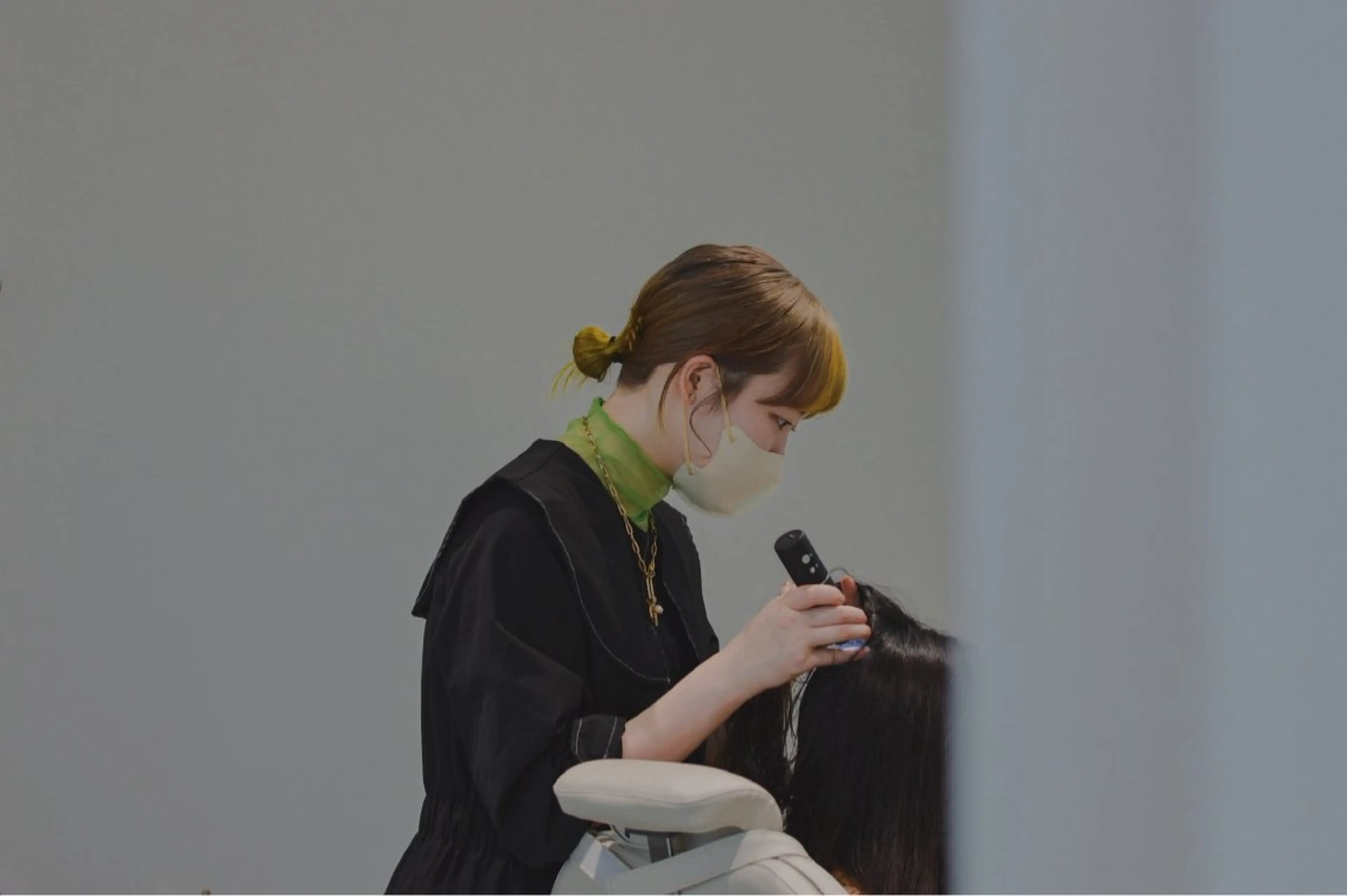 【マイクロスコープで頭皮診断】【お試し/頭が軽くなるヘッドスパ30分】¥5,780→¥4,500の写真