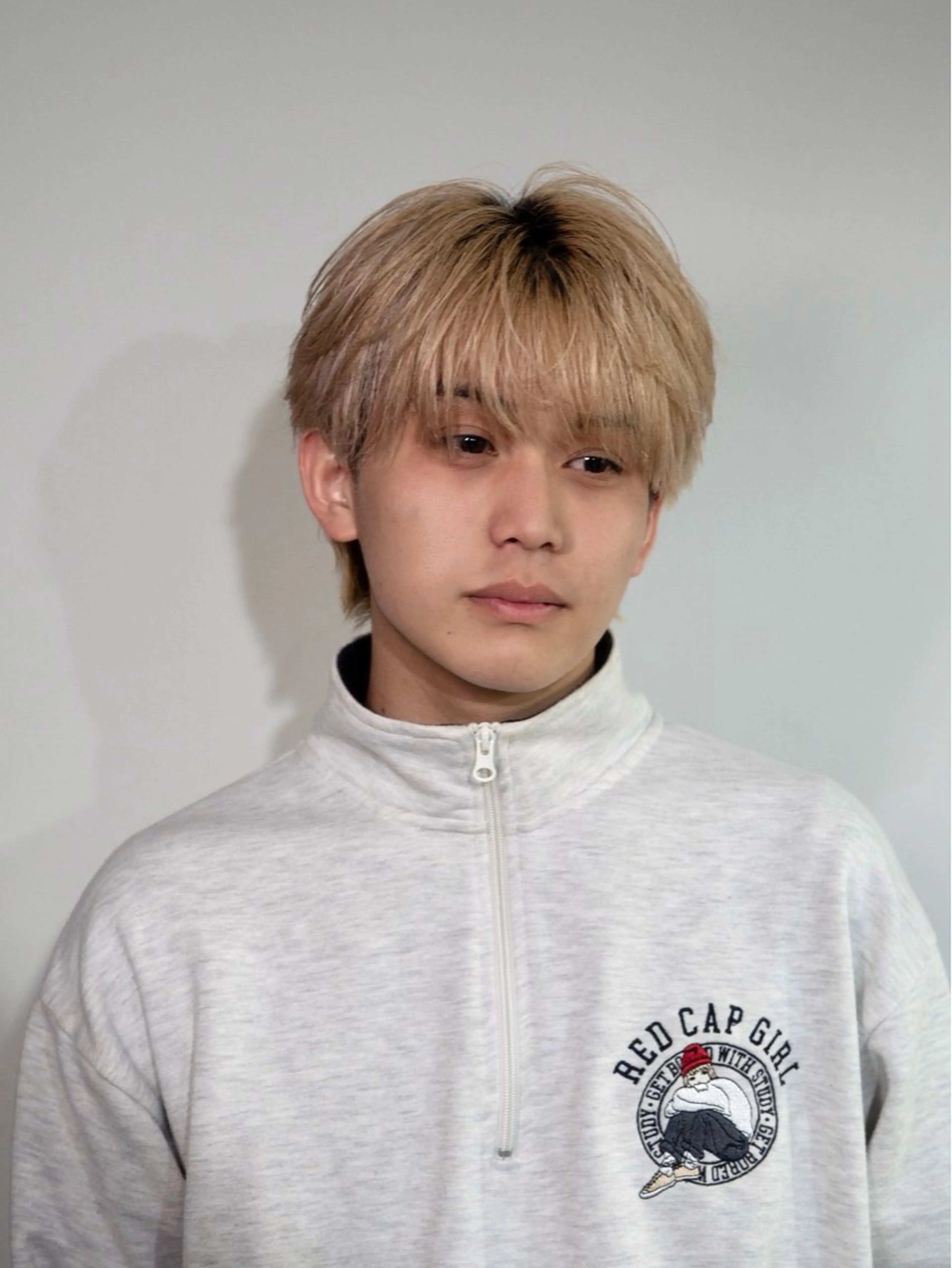 ミディアム カラー メンズ メンズブリーチ ベージュカラー ブリーチ ピンクカラー ピンクベージュ メンズカットモデル/ ブリーチ/いぶきのヘアスタイル