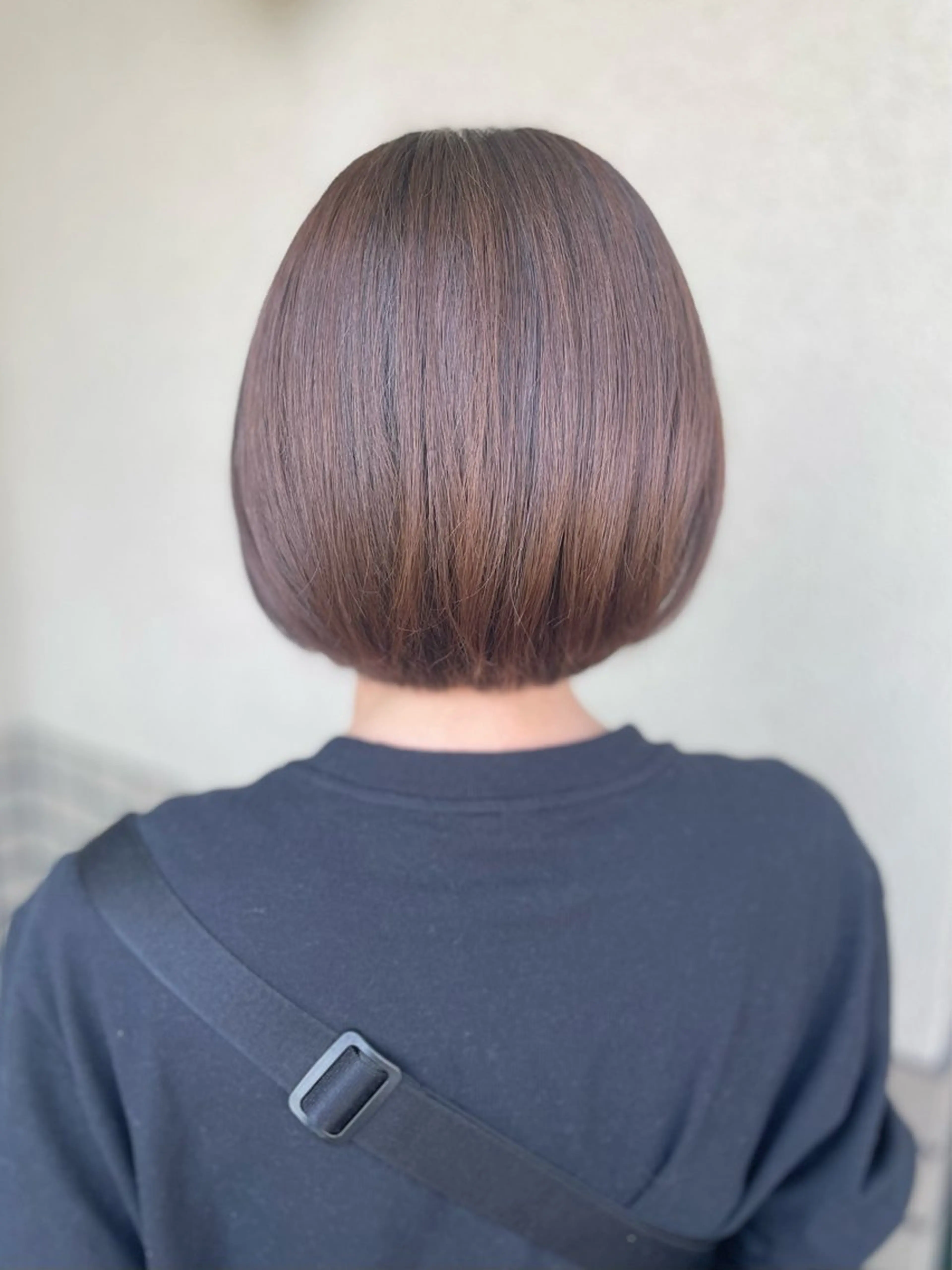 ショート ボブ カット 沢田 瞳のヘアスタイル