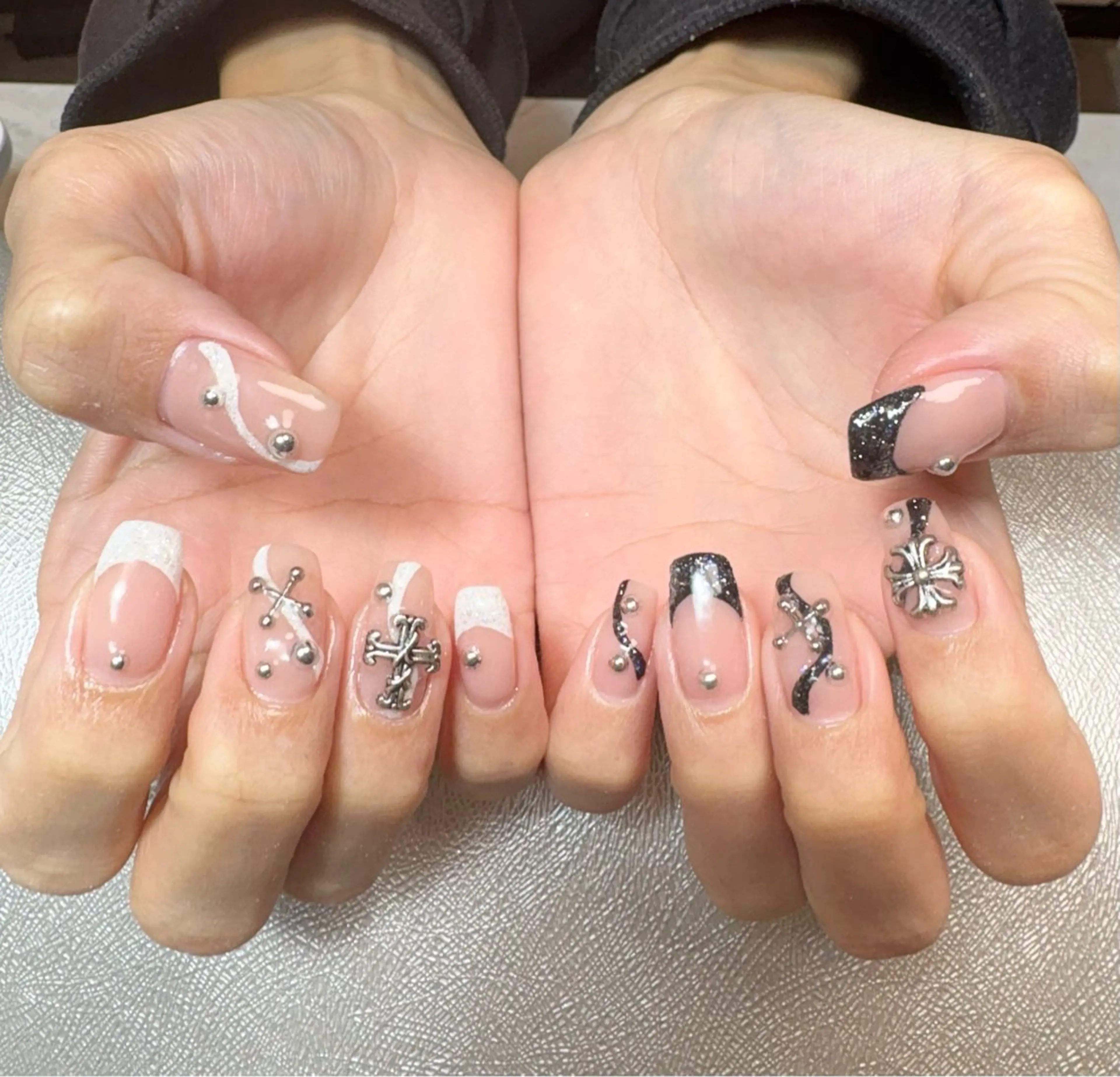 ネイル フレンチネイル ラメ(グリッター) ハンドネイル ✨韓国✨nail salonLumieのネイルデザイン