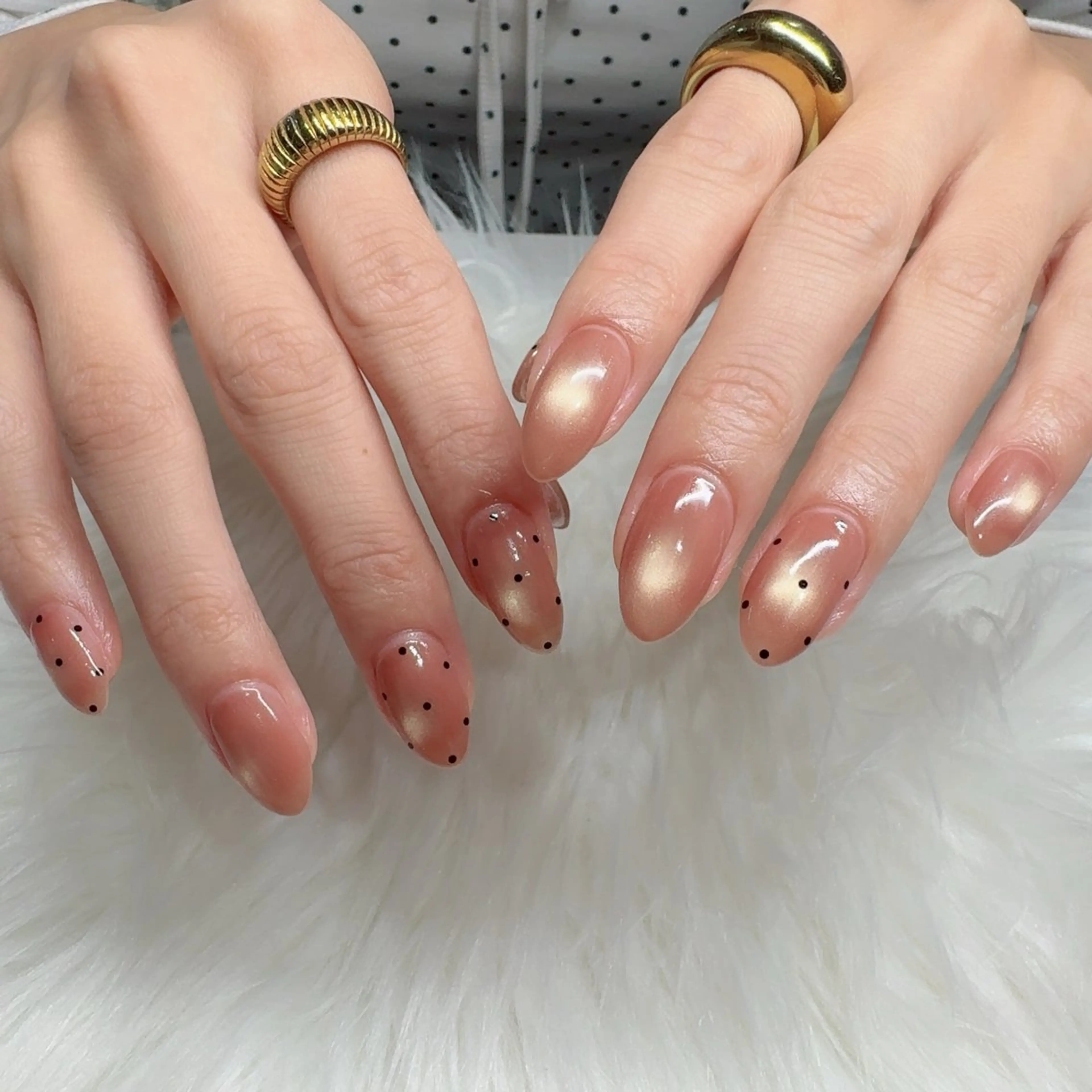 ネイル ドット ホログラムネイル ハンドネイル 小野澤 紗智のネイルデザイン