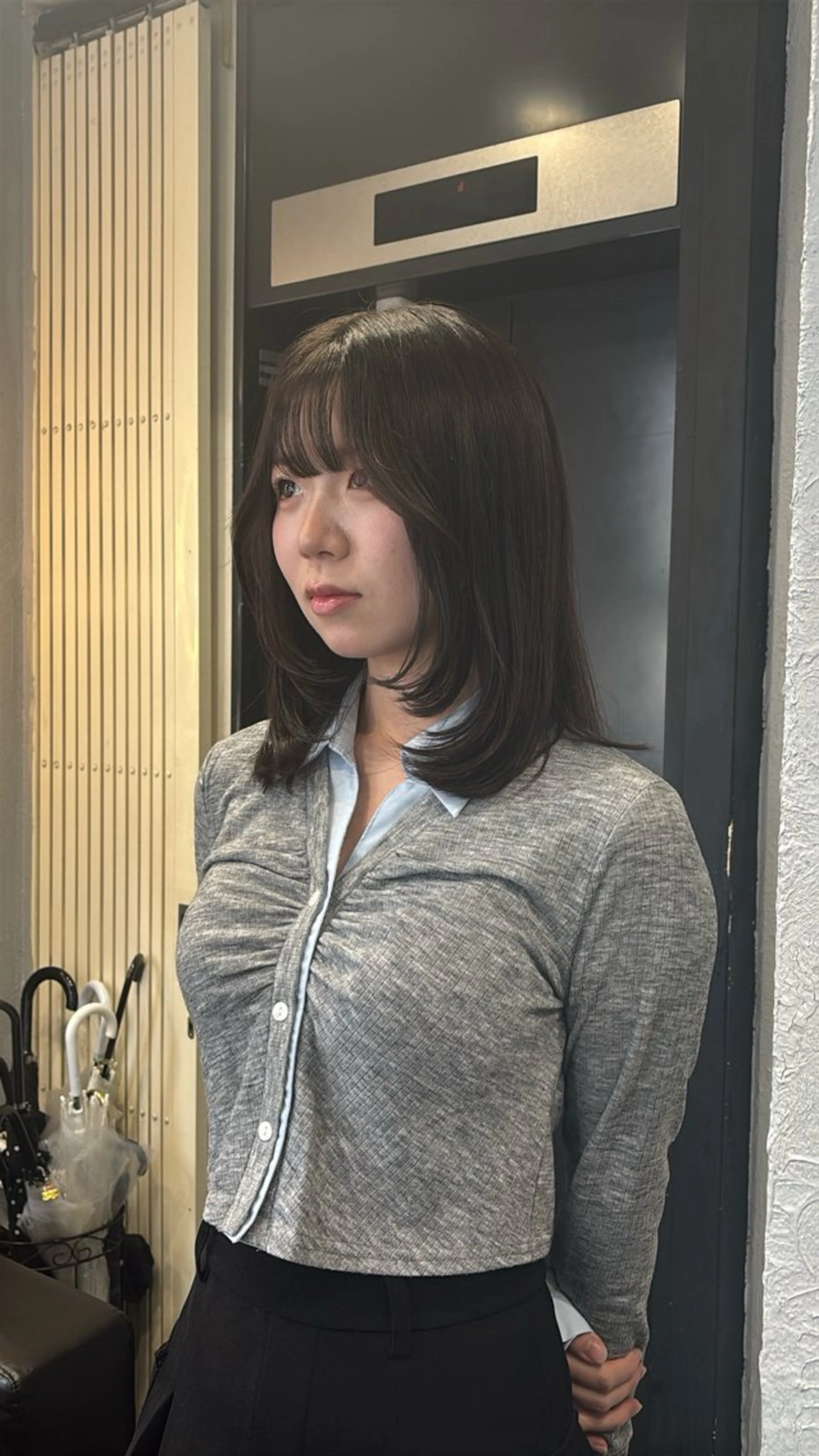 セミロング 韓国ヘア/ブリーチ無 しWカラー/オリーブのヘアスタイル