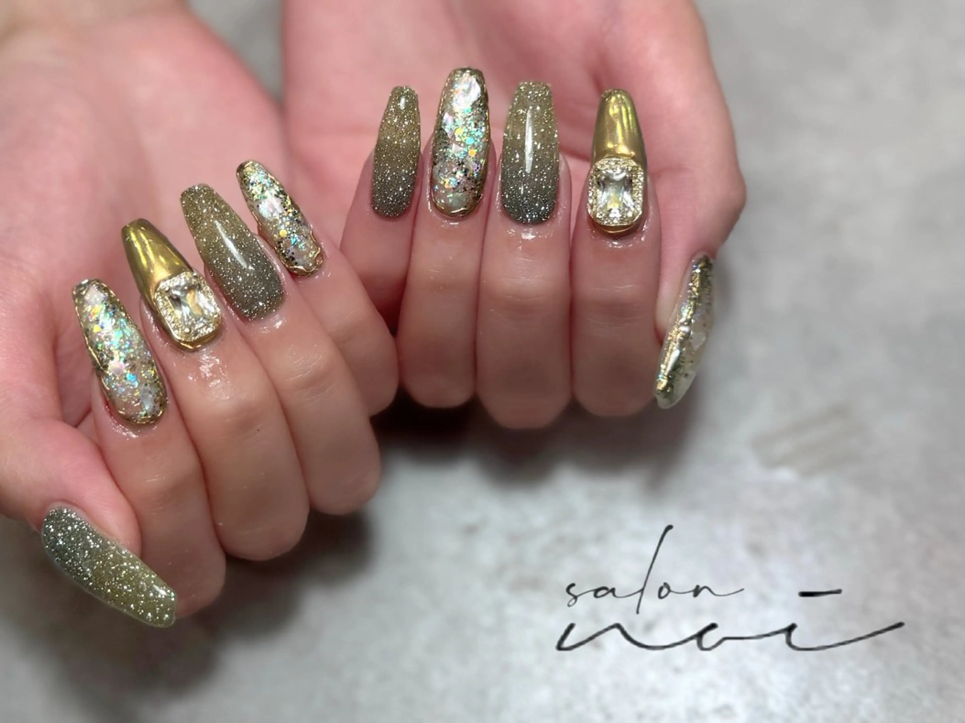 ネイル フラッシュネイル キラキラネイル ミラーネイル ハンドネイル salon noi所属・salon noiのネイルデザイン