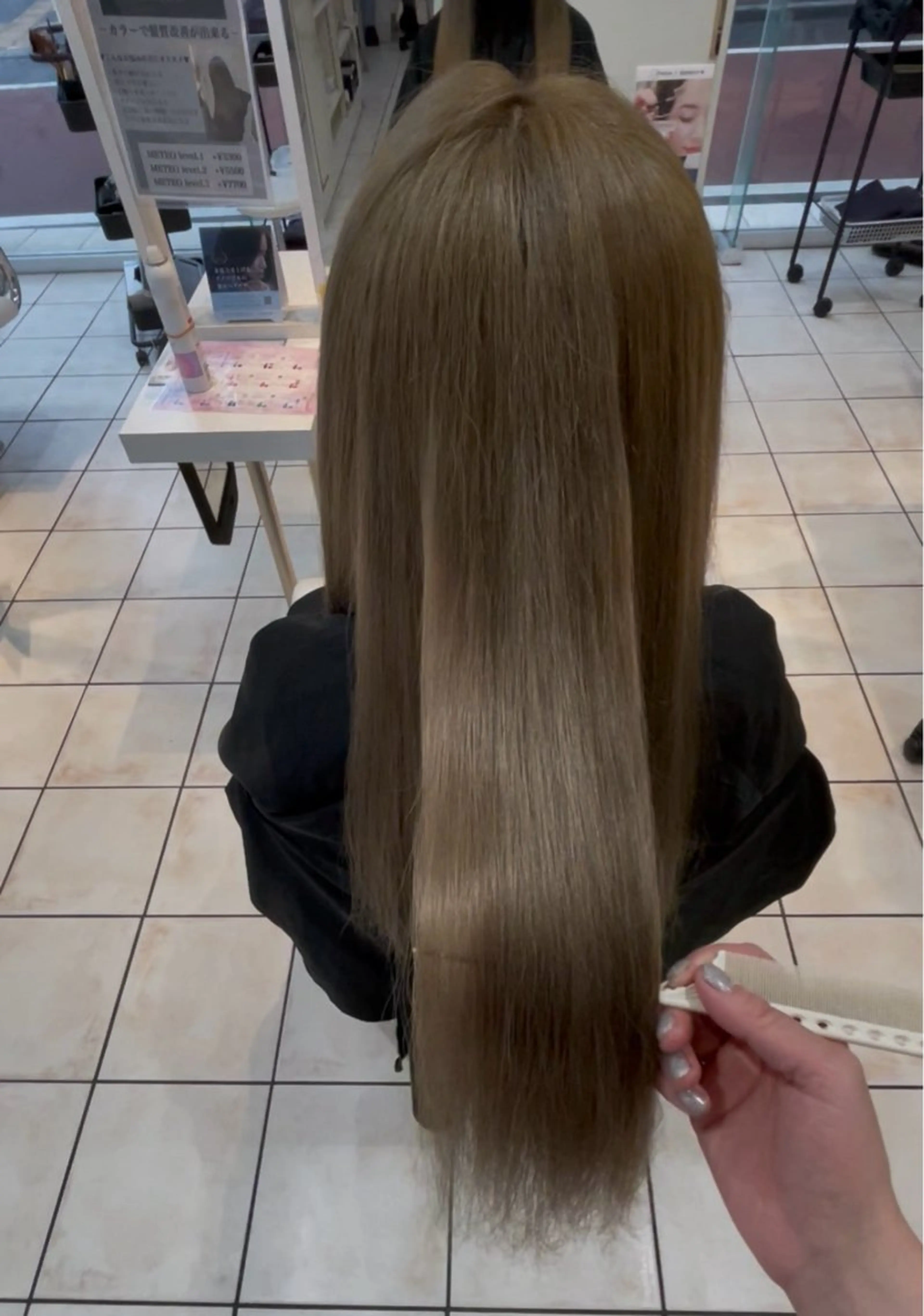 🐣通常🐣カット+ファッションカラー　【ミルクティー/アッシュ/オリーブ等】ロング料金別の写真