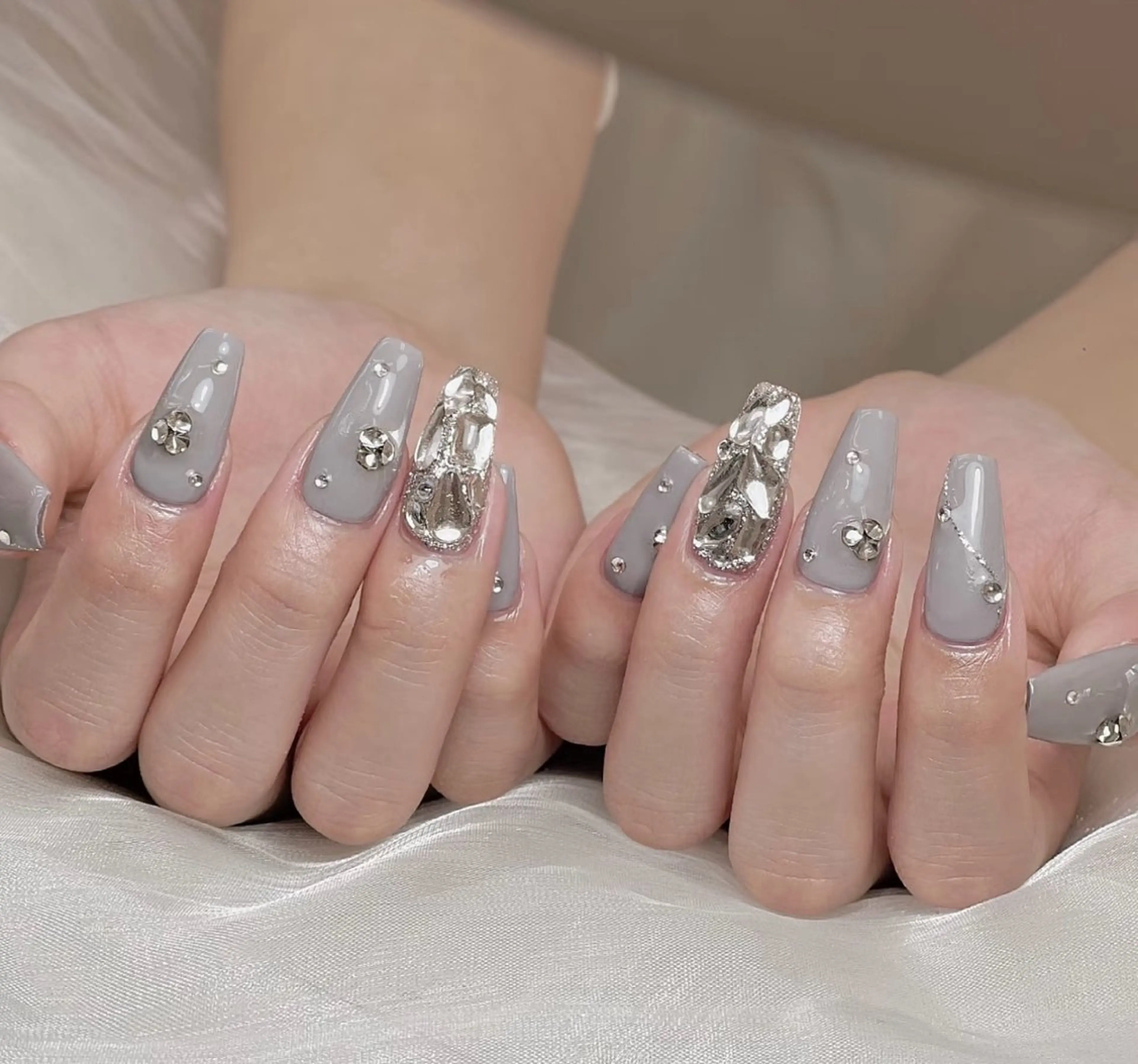 ネイル アートネイル べっ甲ネイル チークネイル 成人式 長さ出し ハンドネイル ハンドケア For you. Nail Salonのネイルデザイン