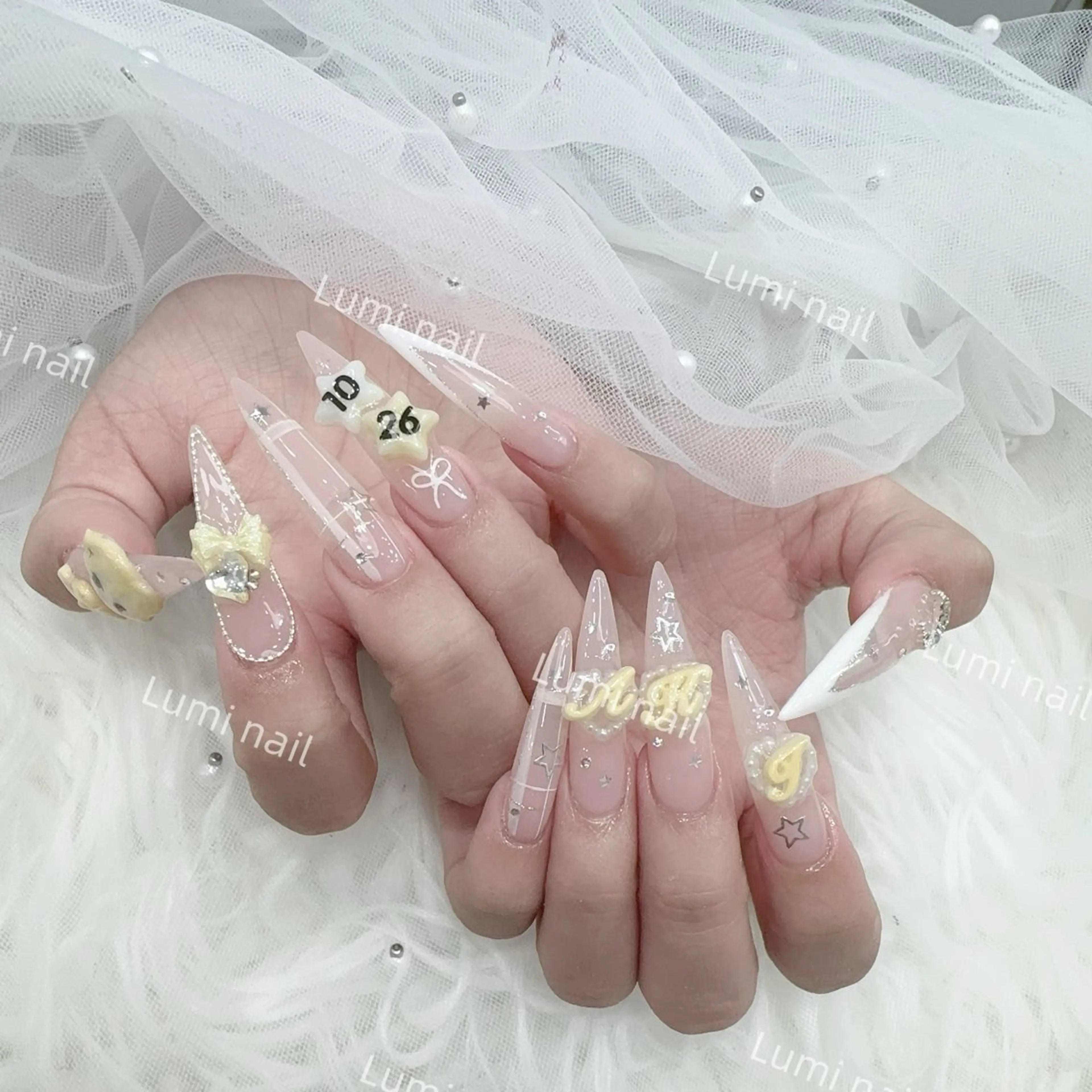 ネイル フットネイル ジェルネイル キラキラネイル オフィスネイル ピンク ハンドネイル Lumiネイルサロン所属・Lumi Nail Salonのネイルデザイン