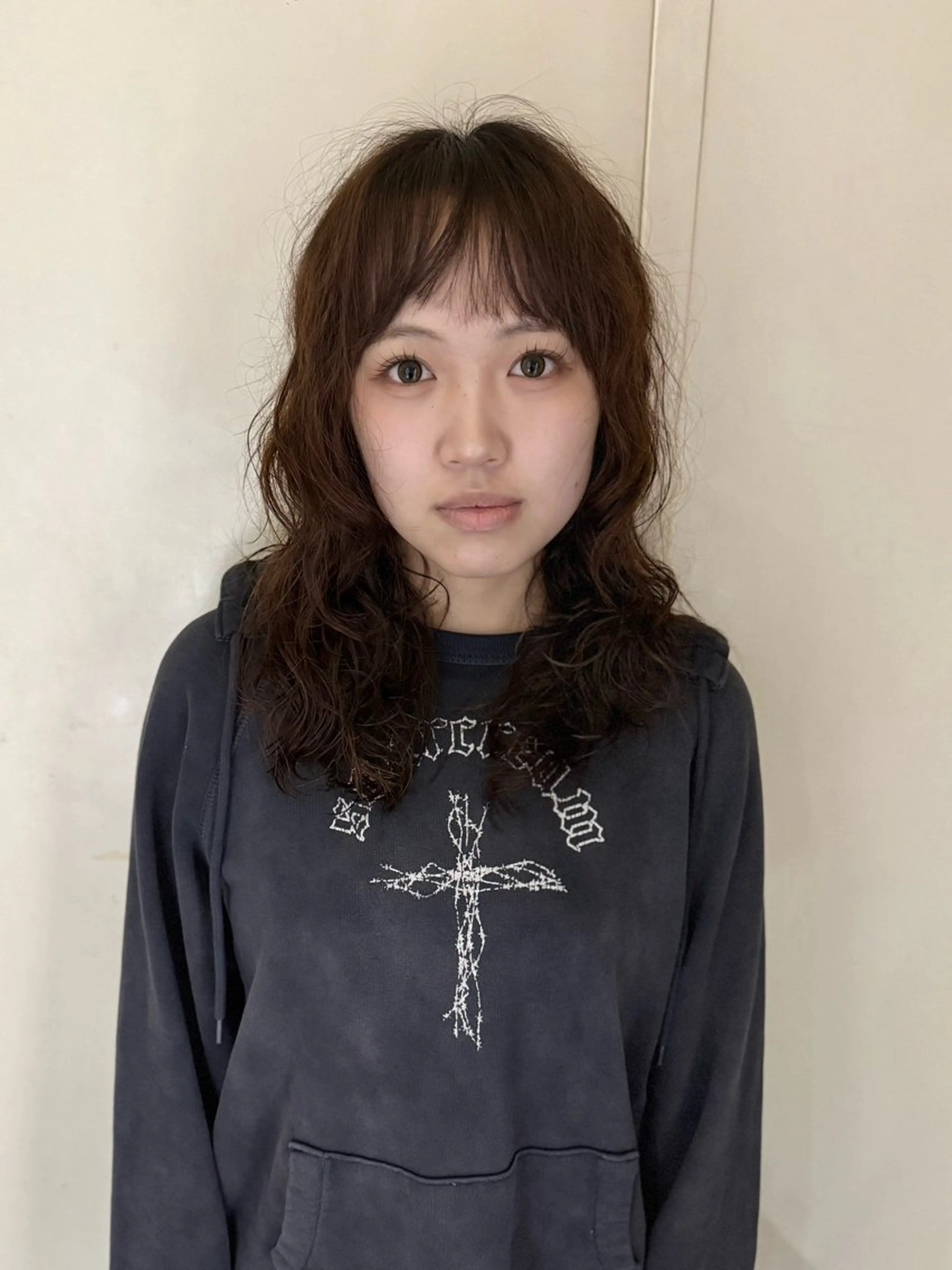 セミロング パーマ セミロングパーマ ニュアンスパーマ カット パーマ BURROW うえみ 寿々のヘアスタイル