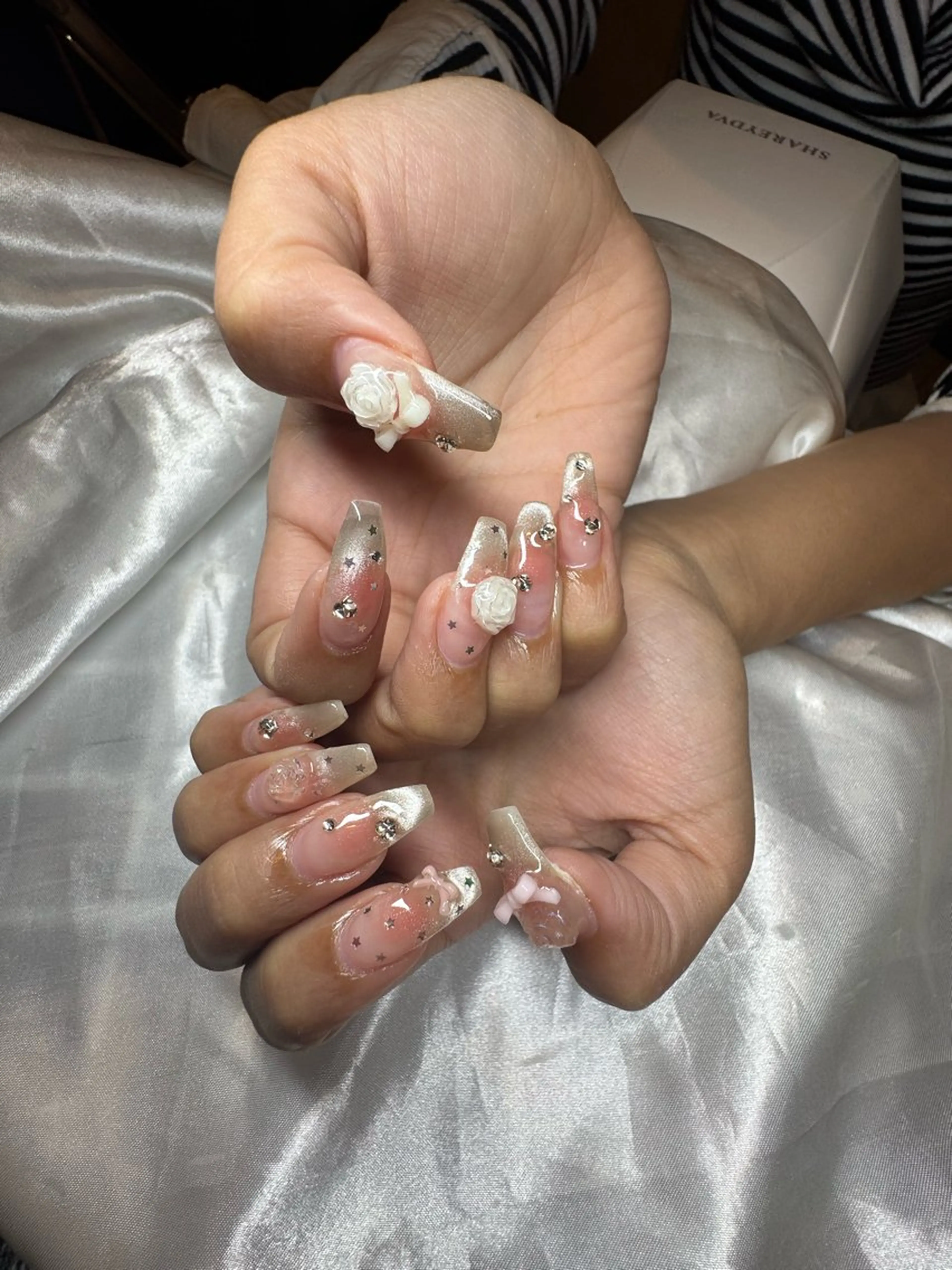 ネイル ハンドネイル 濱岡 咲のネイルデザイン