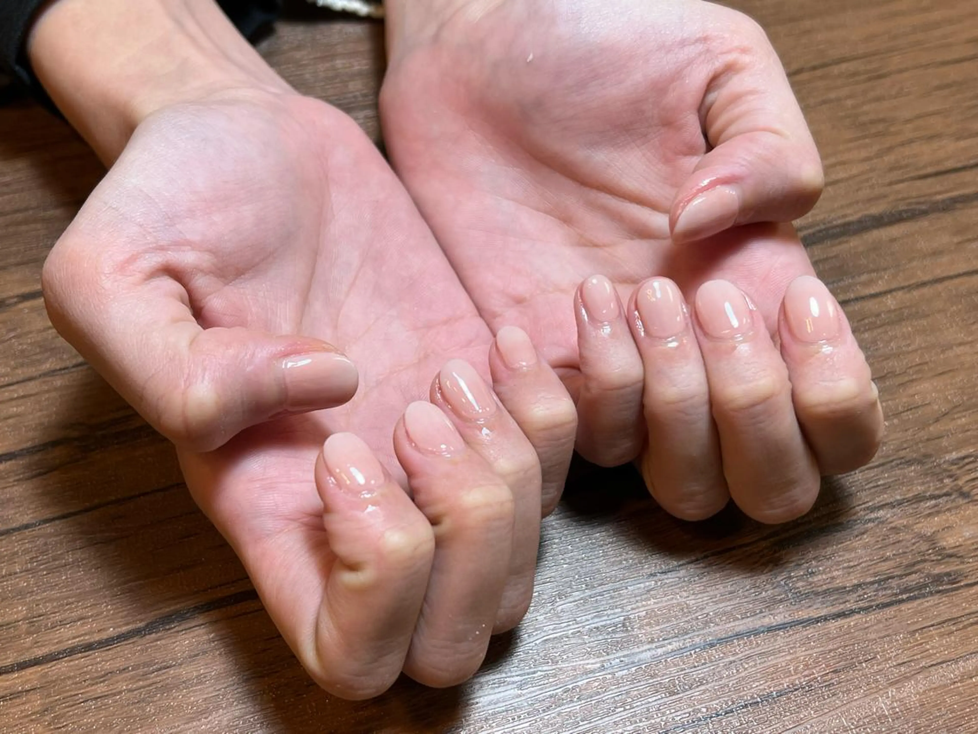 ネイル グラデーション ピンク ピンクベージュ ホワイト ハンドネイル HENRIETTA NAILSALONのネイルデザイン