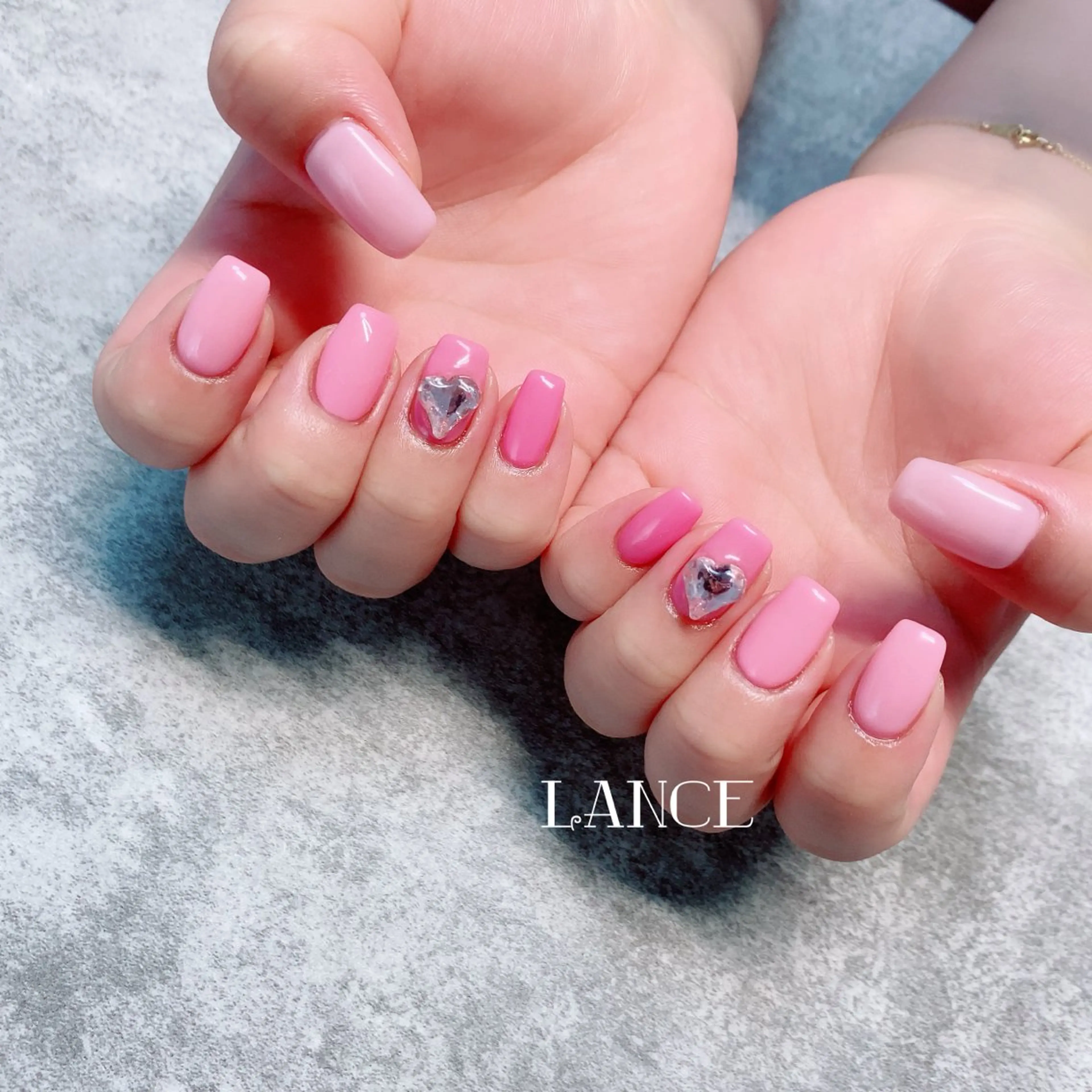 ネイル オーロラネイル フレンチネイル グラデーション キラキラネイル 韓国ネイル ハンドネイル Lance nailのネイルデザイン