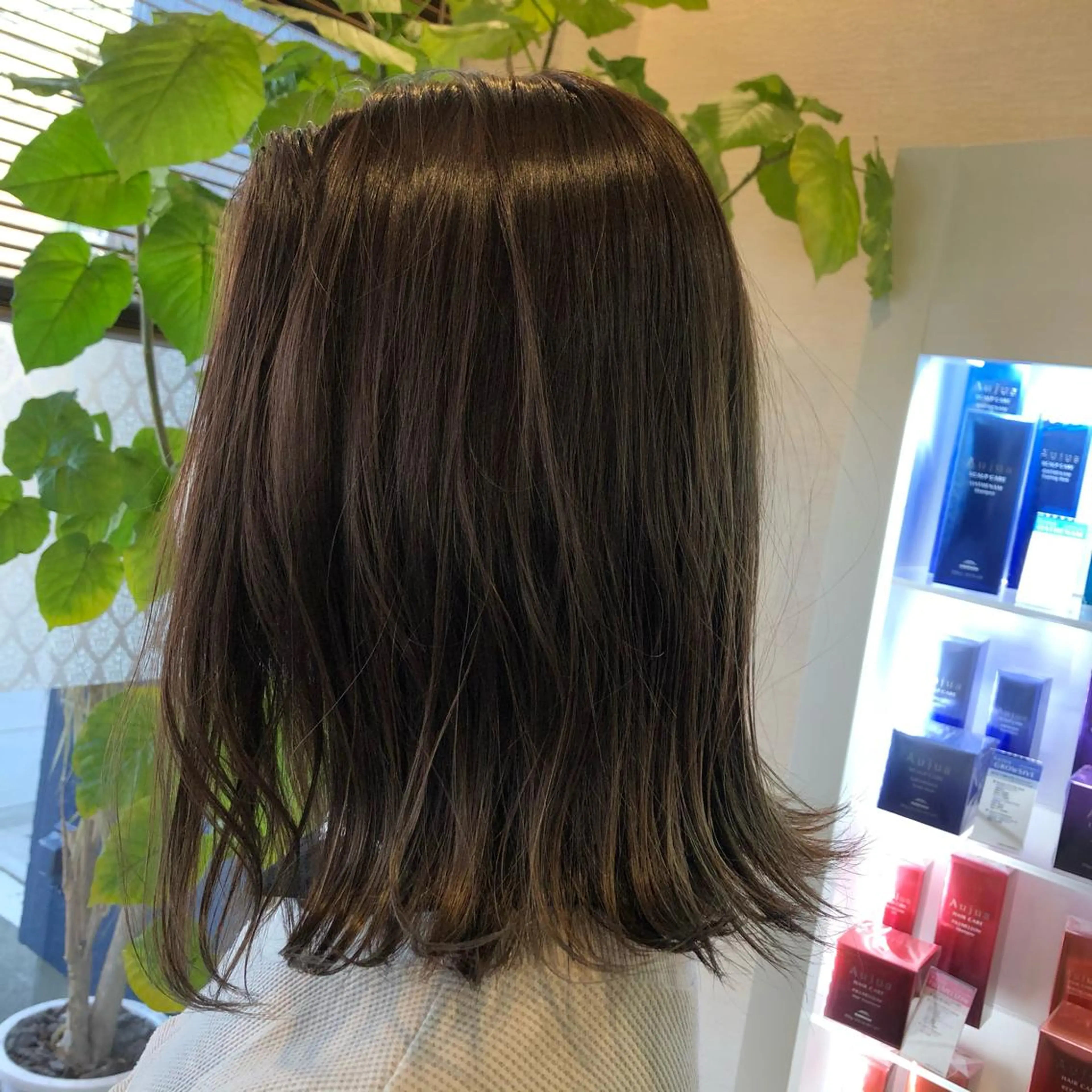 ショート カラー ブリーチ グレージュ ブリーチなしカラー 堀谷 彩花のヘアスタイル