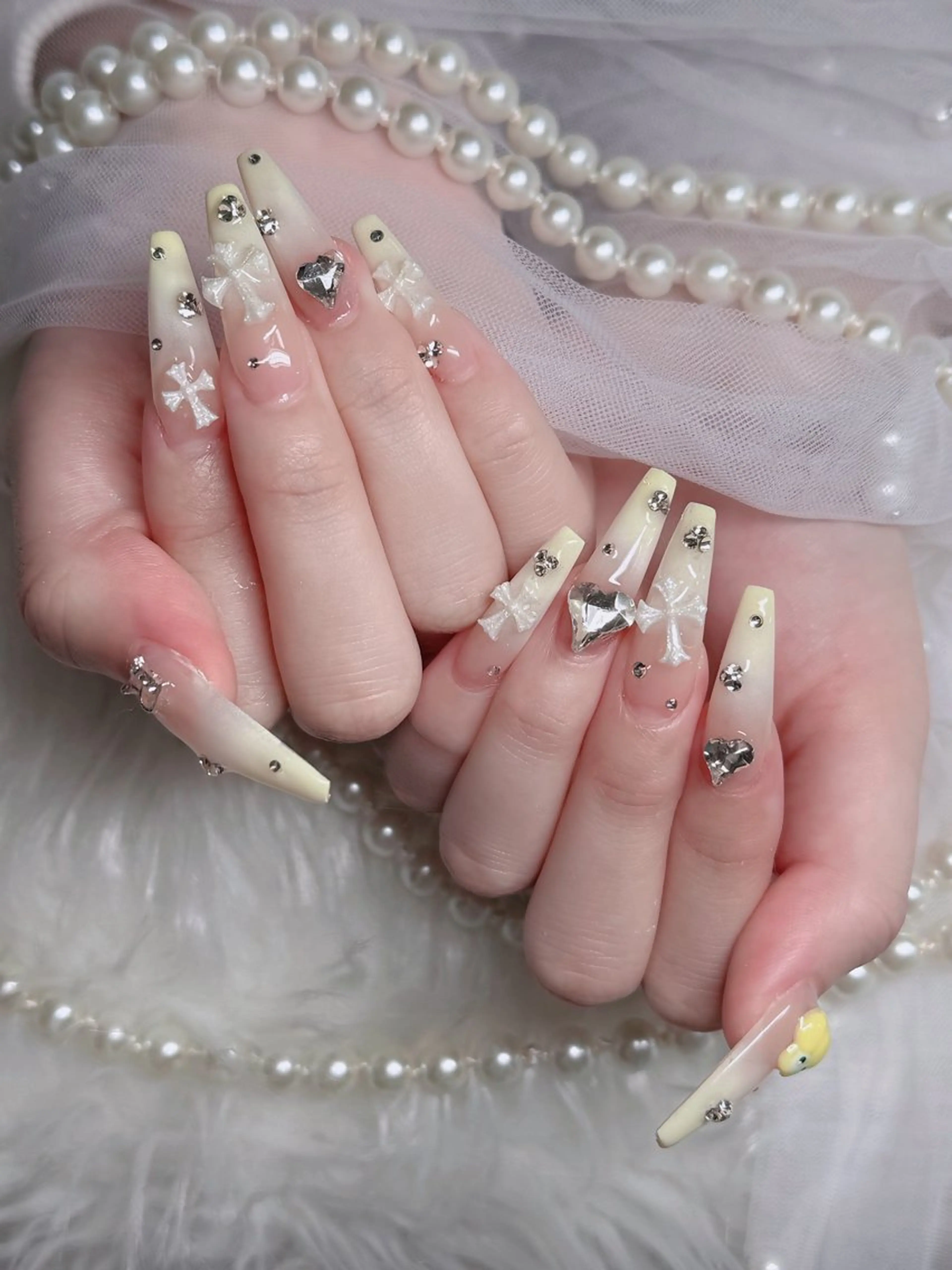 ネイル オーロラネイル フレンチネイル ジェルネイル ハロウィン キラキラネイル ハンドネイル H.baby Nail Salonのネイルデザイン