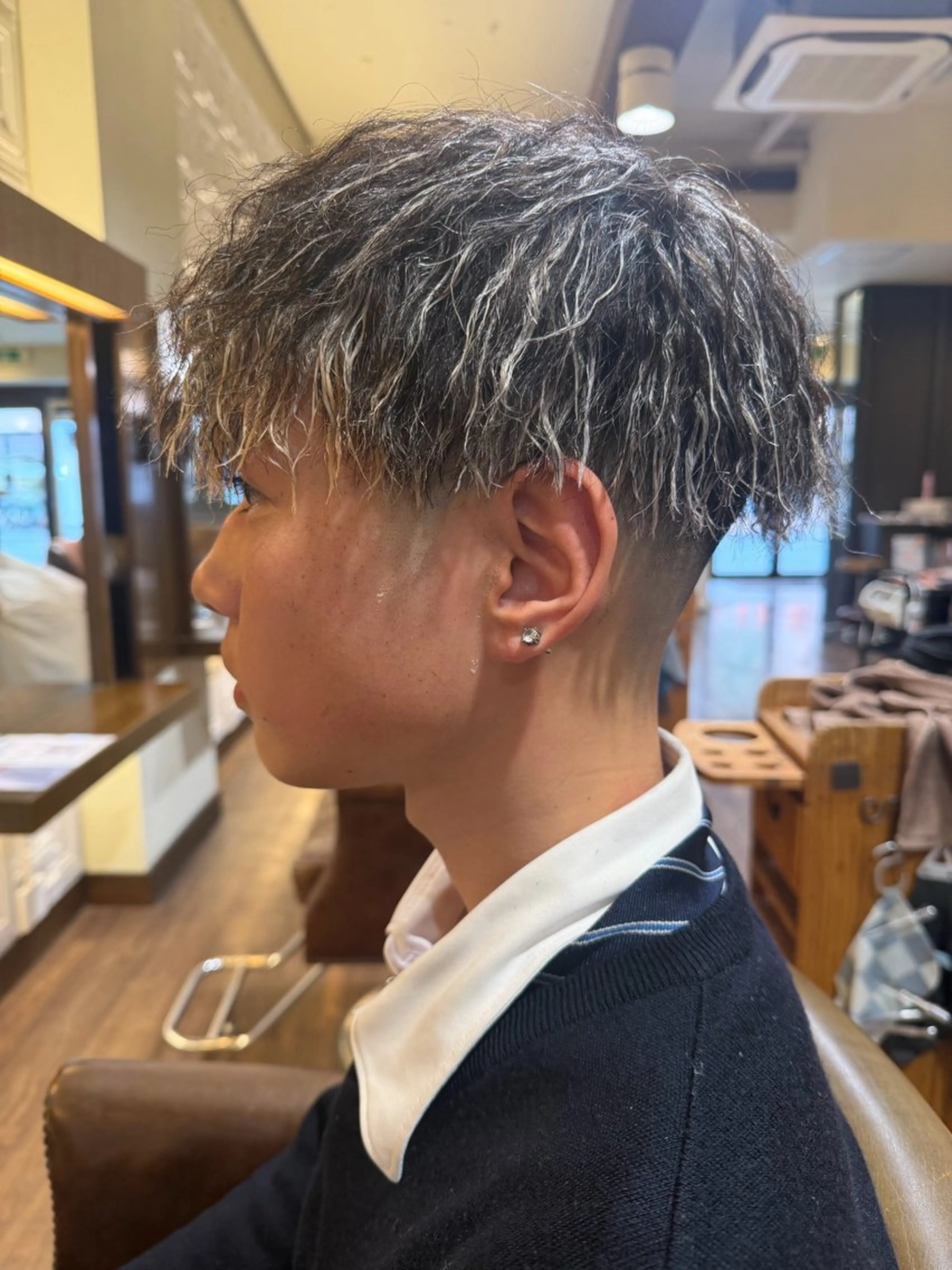 ショート パーマ メンズ メンズメッシュ メンズパーマ メンズツイストパーマ ツイストパーマ 西浦 智也のヘアスタイル