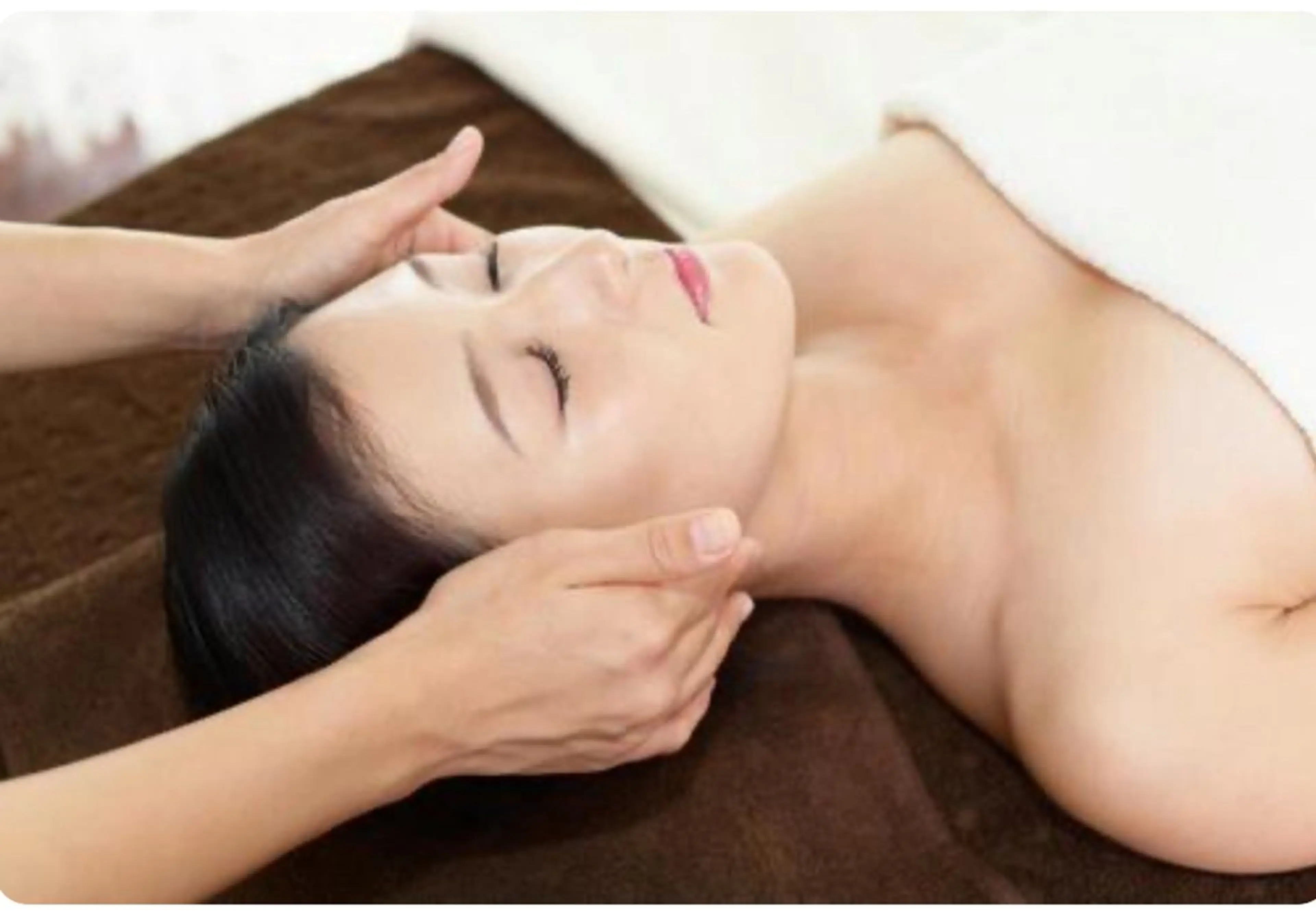 【小顔、ツヤ肌、毛穴ケア✨】フェイシャルエステの写真