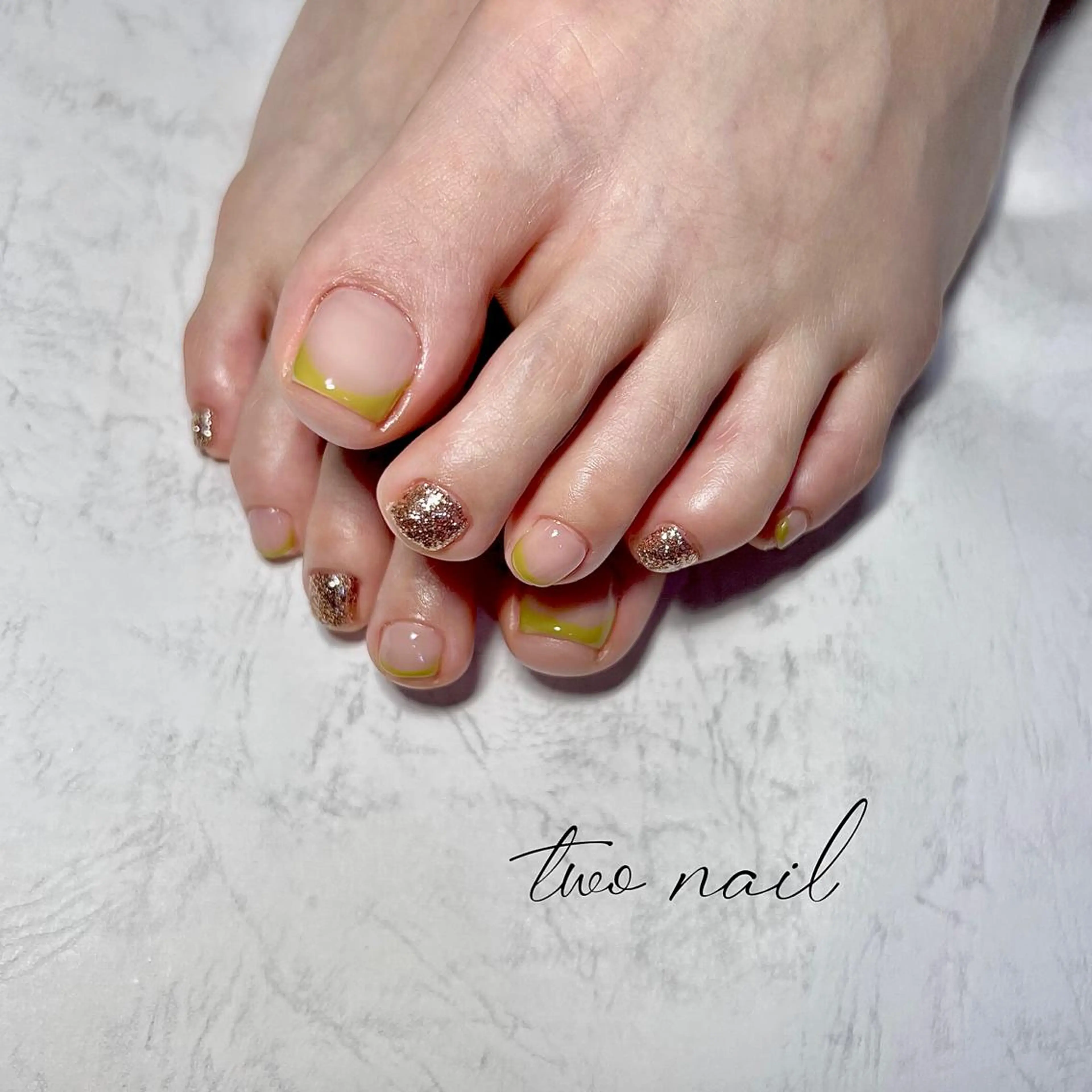 ネイル アートネイル フットネイル ハート ニュアンスネイル ホワイト フットネイル two nailのネイルデザイン