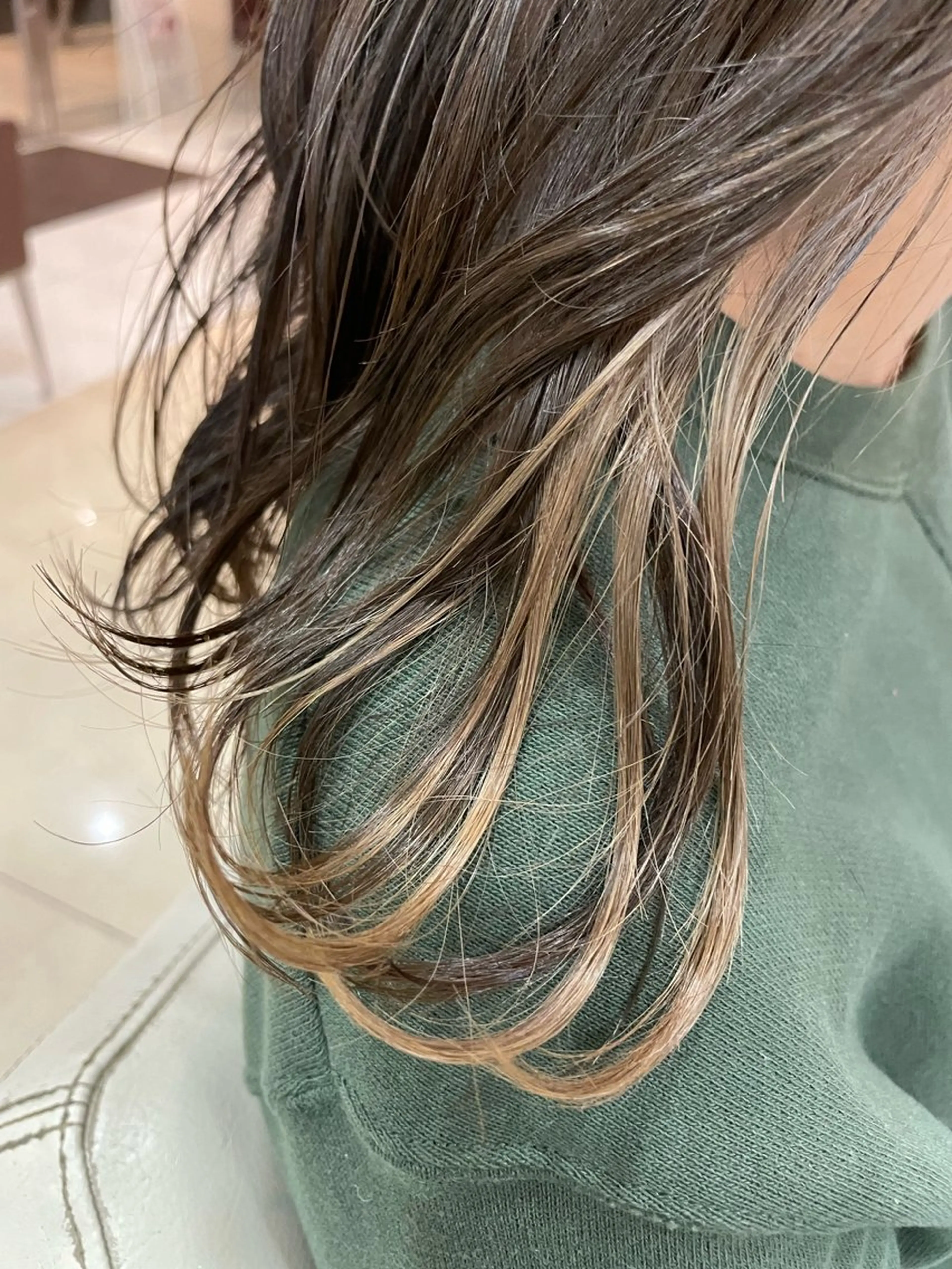 セミロング カラー 近藤 大誠のヘアスタイル