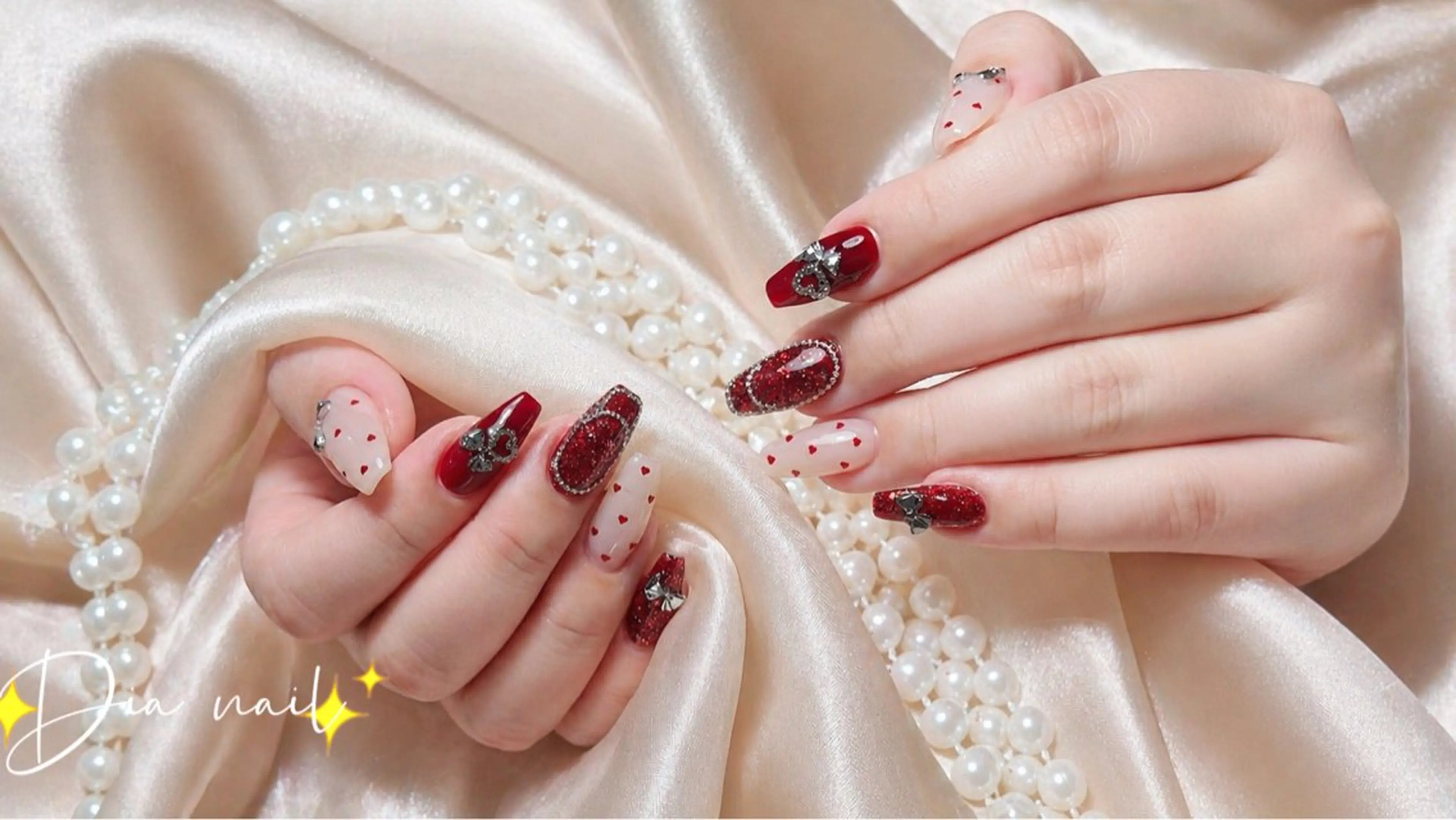ネイル チークネイル ジェルネイル グラデーション マグネットネイル ニュアンスネイル Di'a nail ネイルサロンのネイルデザイン