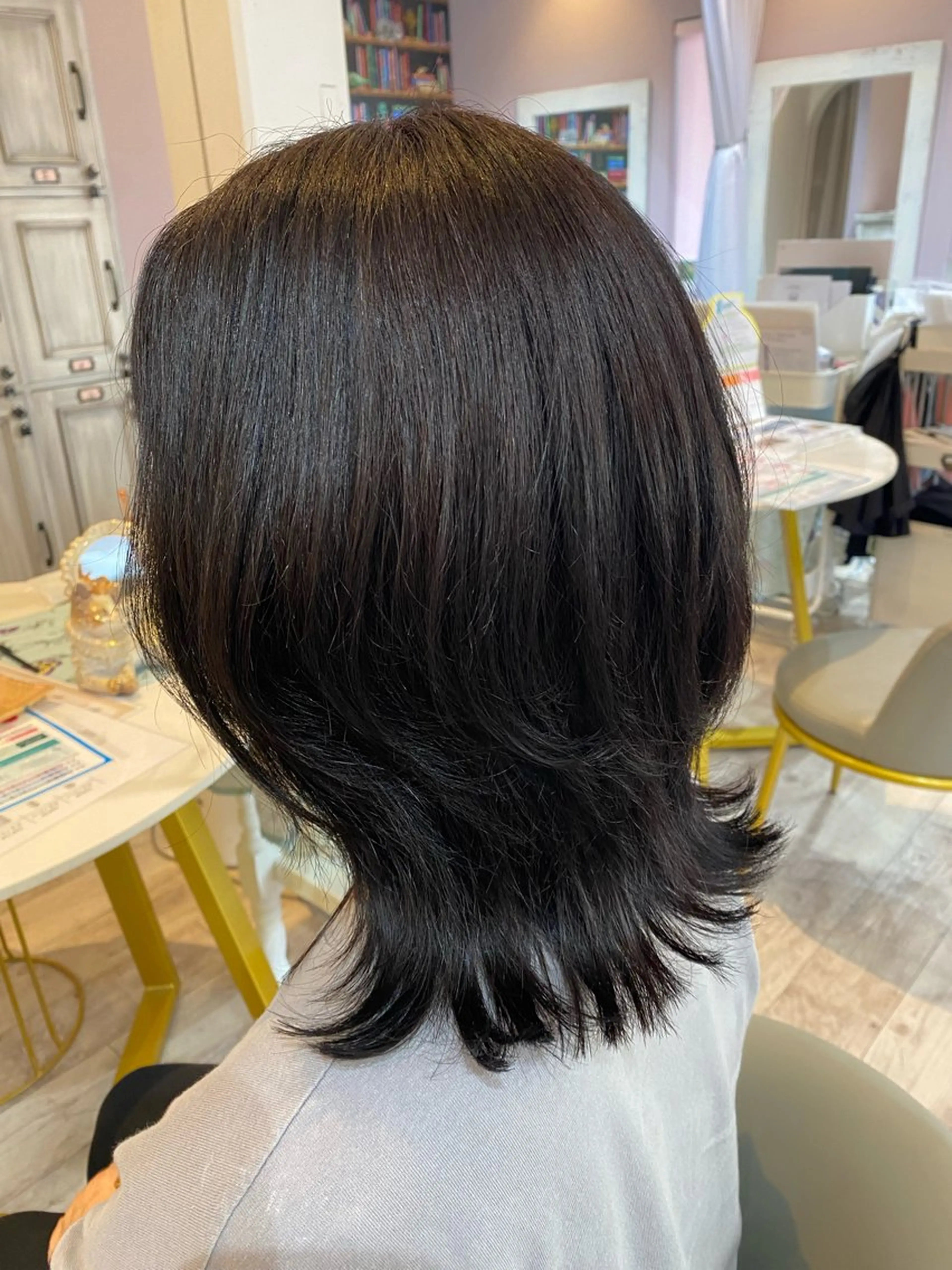 ミディアム かまだ しおりのヘアスタイル