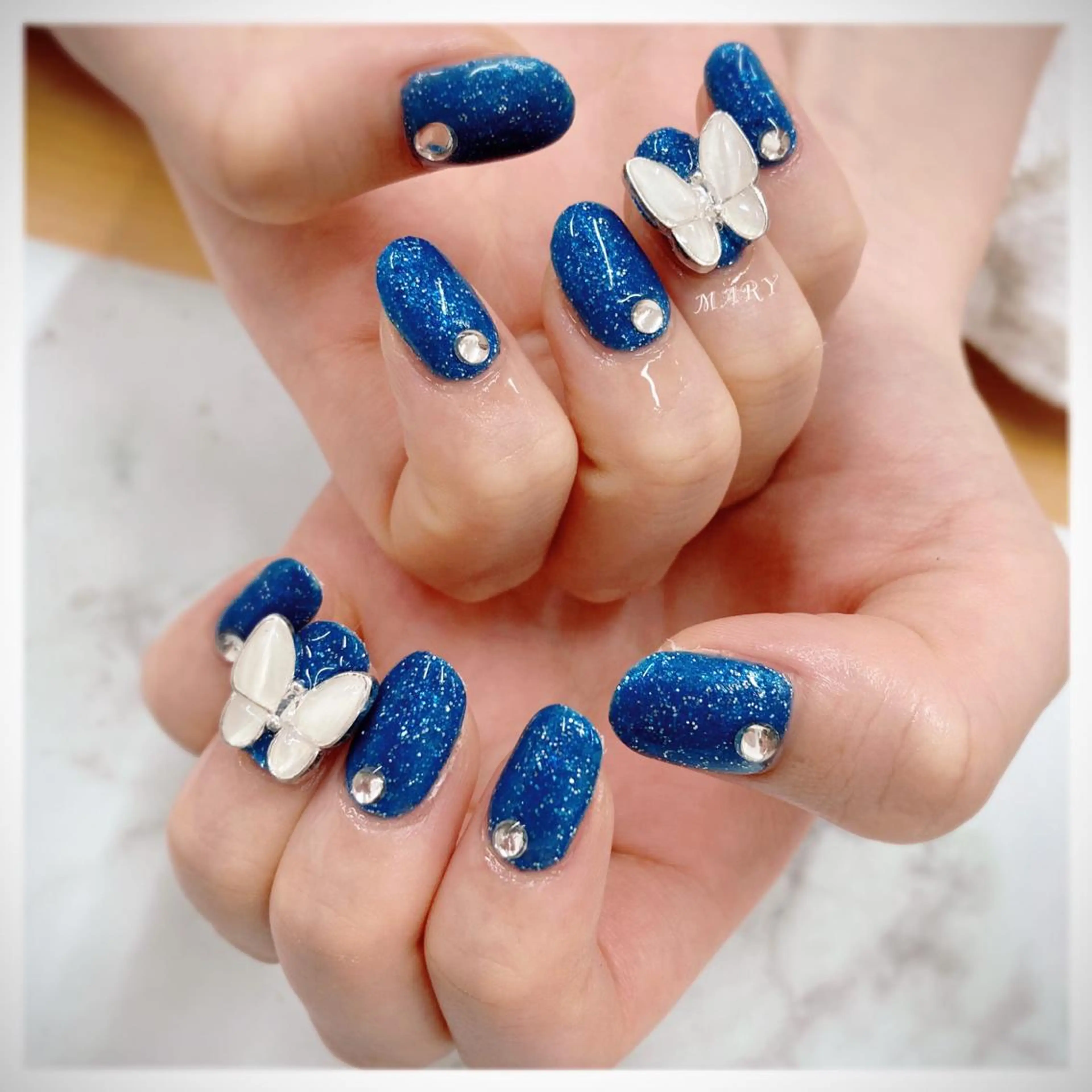 ネイル ブルー キラキラネイル ラメ(グリッター) ニュアンスネイル ワンカラーネイル ハンドネイル Mary nail .narumiのネイルデザイン