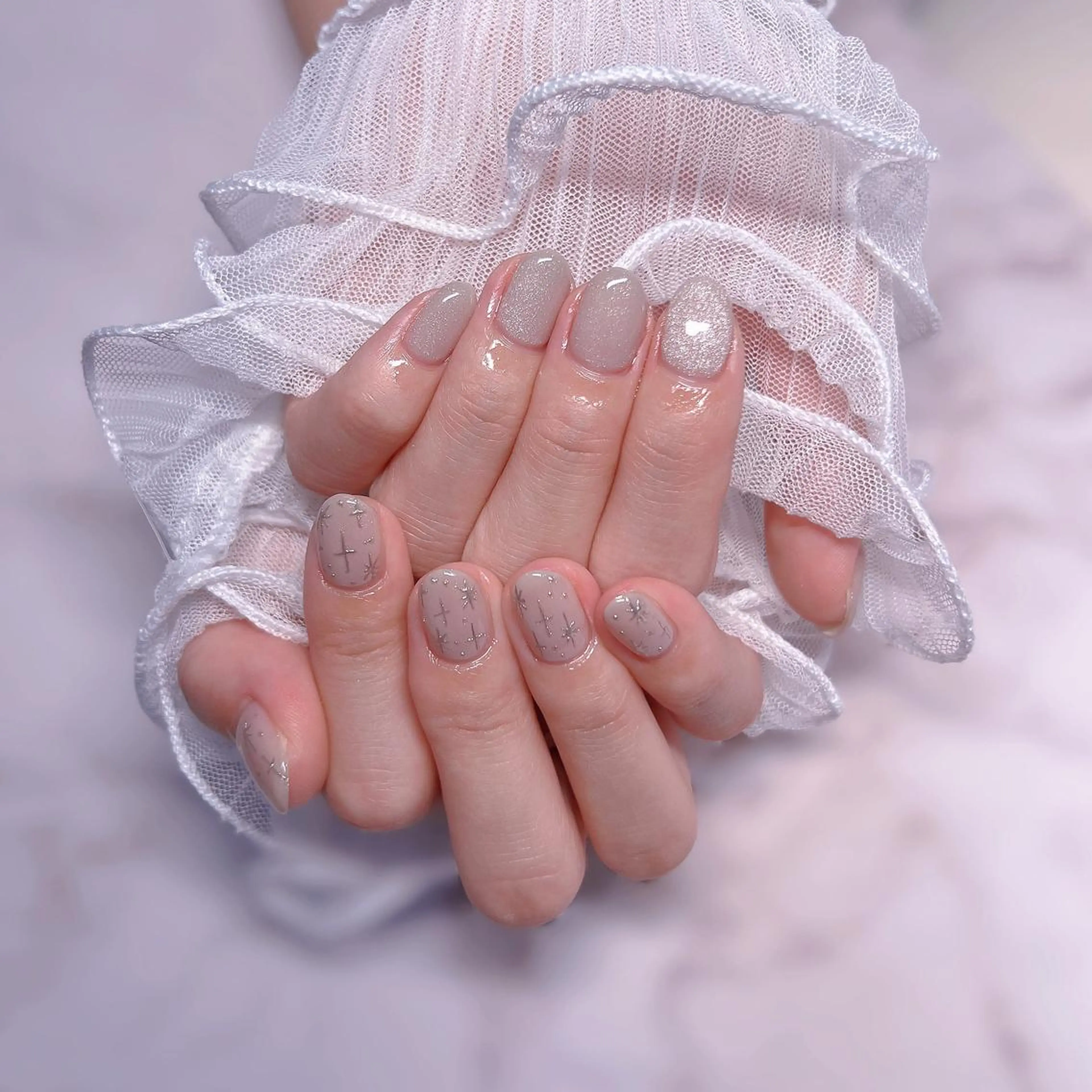 ネイル フレンチネイル ジェルネイル 韓国ネイル 持ち込み パラジェル ちゅるんネイル🪄 耳ツボジュエリー🔗のネイルデザイン