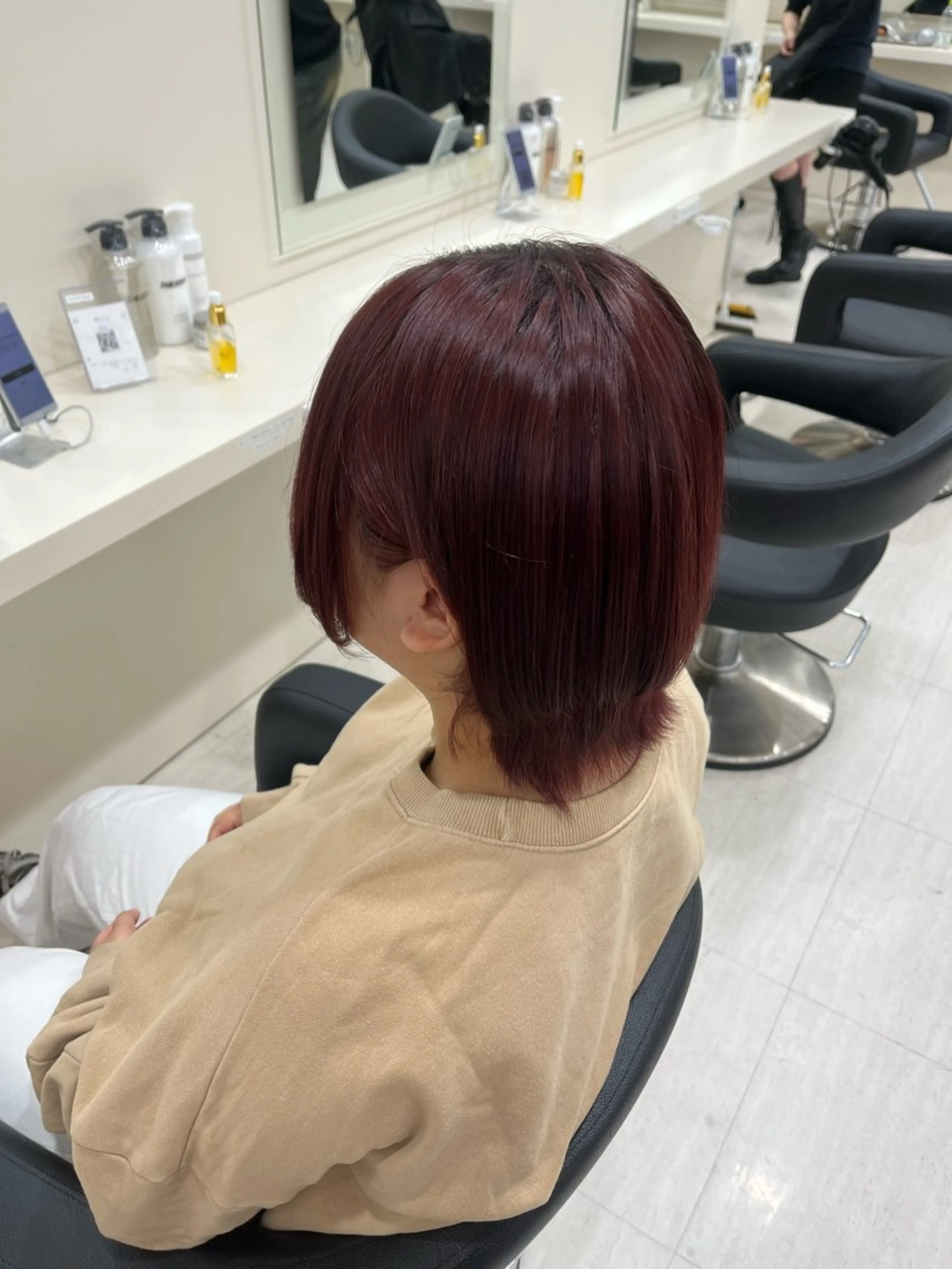 ショート カラー ブリーチ ダブルカラー ブリーチなしカラー レッドカラー 大人上品ベージュ 🎀HARUNAのヘアスタイル