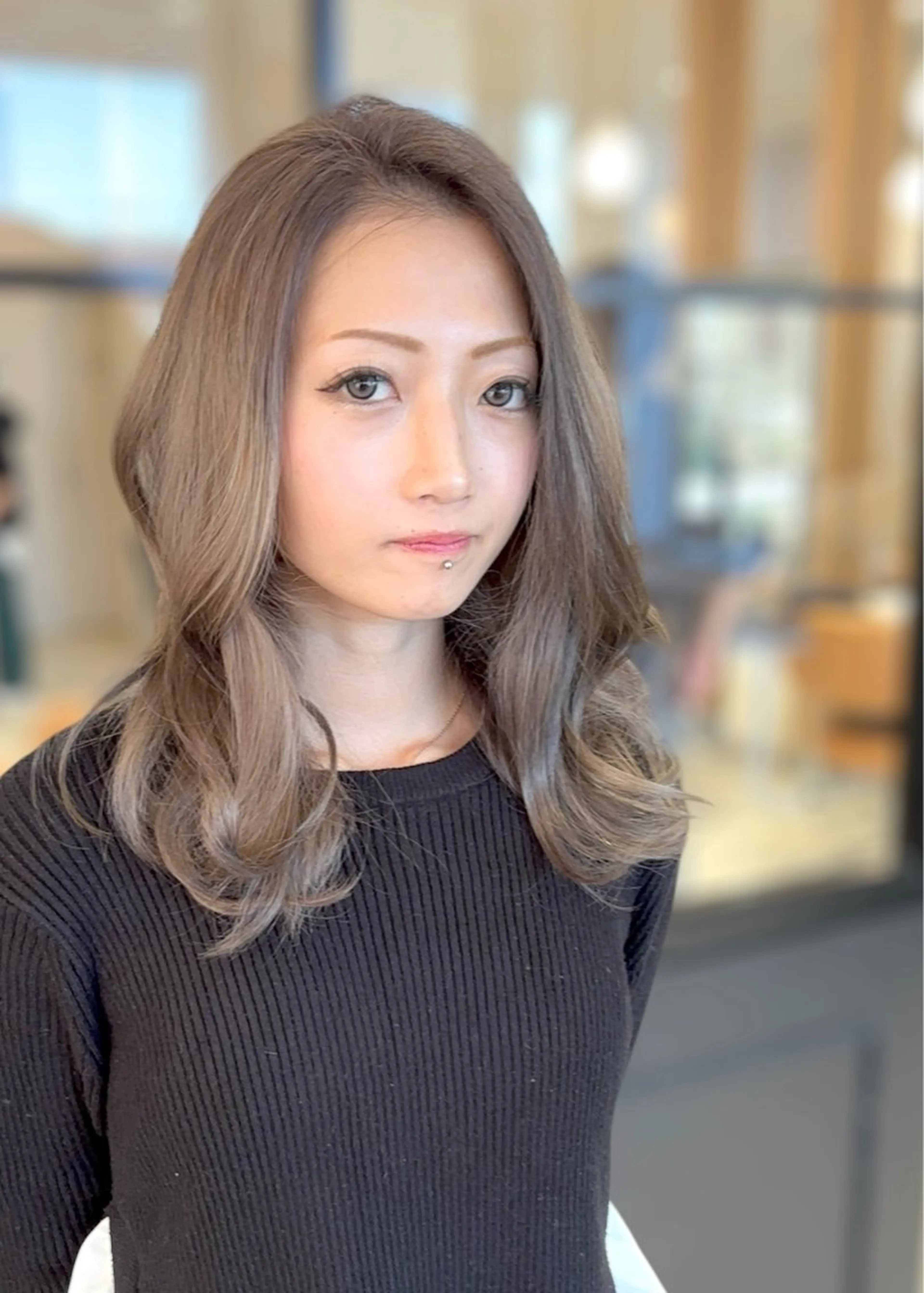 セミロング カラー ブリーチ ダブルカラー グレージュ ラブーケ中川中島店 クラタチカコのヘアスタイル
