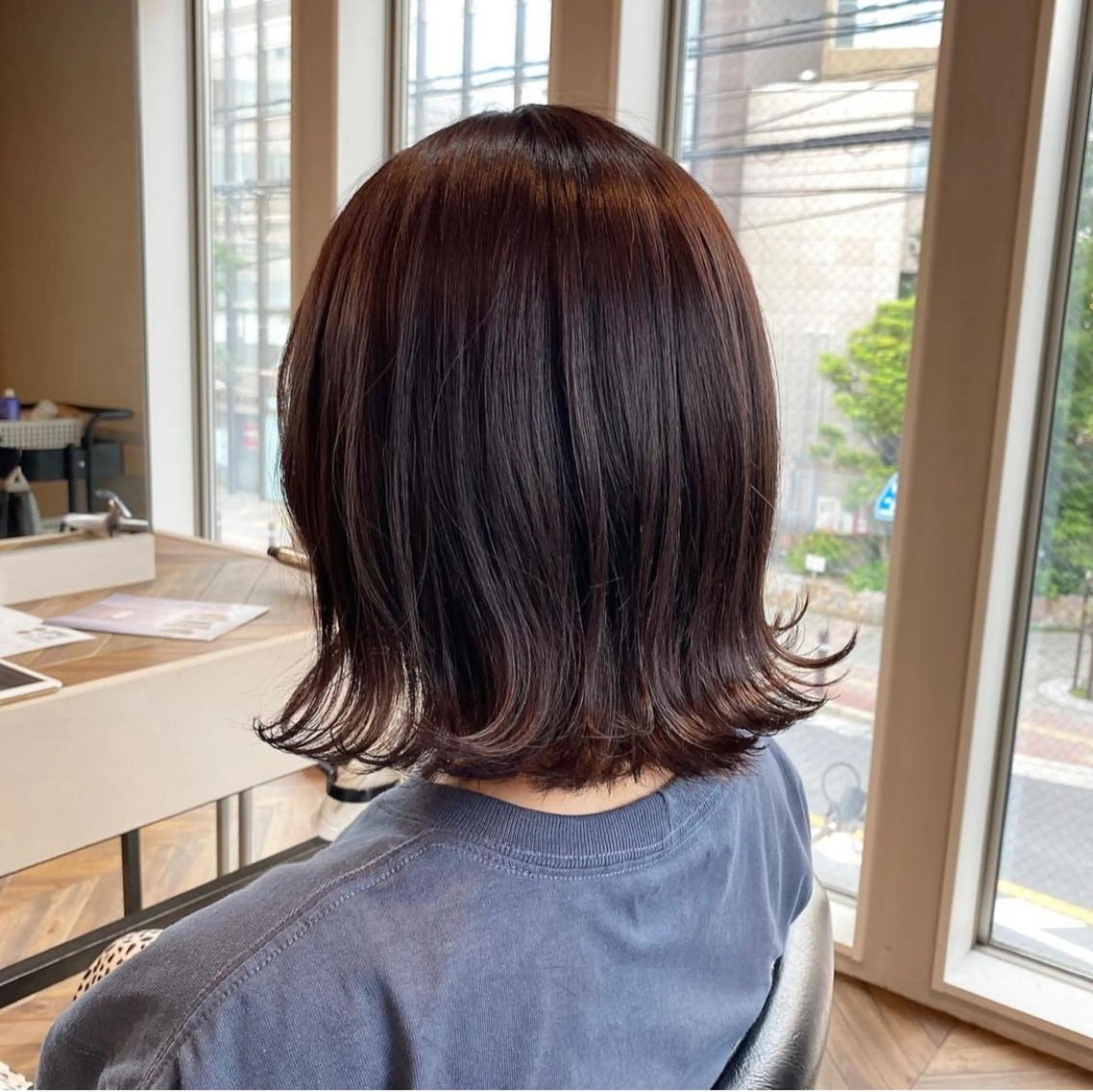 ショート ハイトーンイヤ リングカラー清水隆央のヘアスタイル