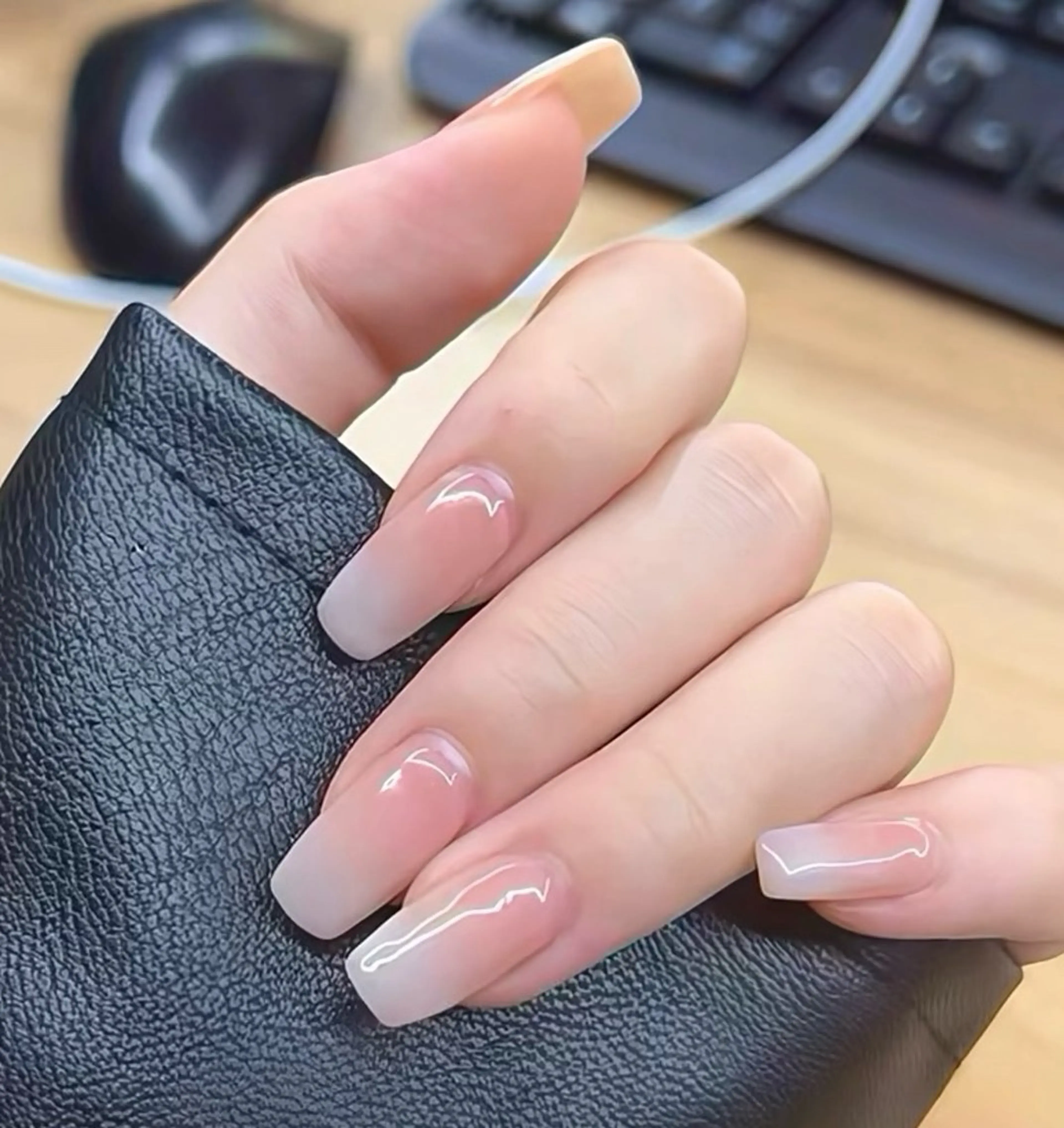 ネイル チークネイル 長さ出し フレンチネイル ガーリー 韓国ネイル sun nail池袋 モデル募集のネイルデザイン