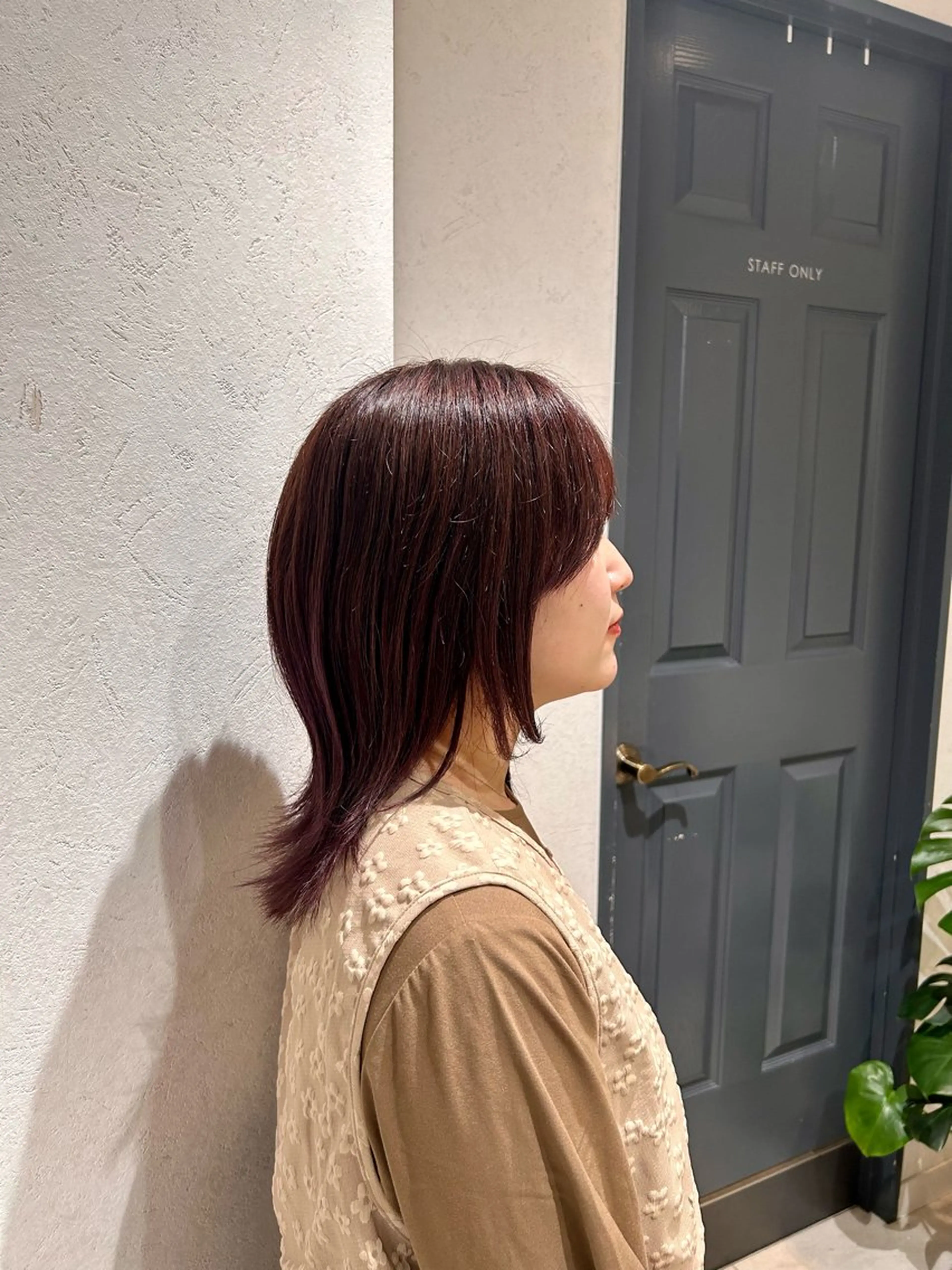 ミディアム カラー パープルカラー ヘアカラー 保坂 駿太郎のヘアスタイル