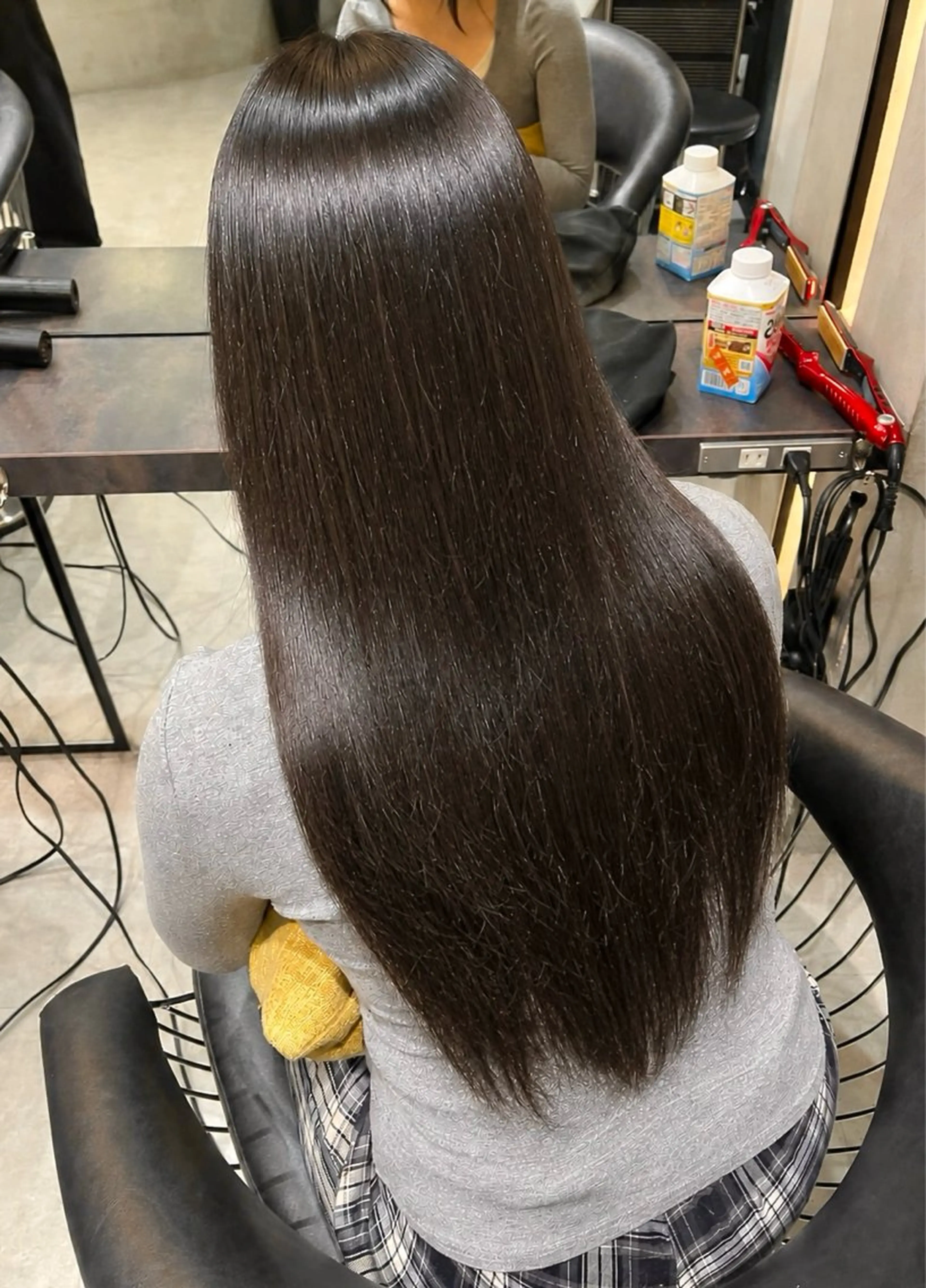 ロング カラー ブリーチ ダークグレー ダークグレージュ グレージュ ヘアカラー トリートメント ヘアセット うる艶カラー🌈 /なお💙のヘアスタイル