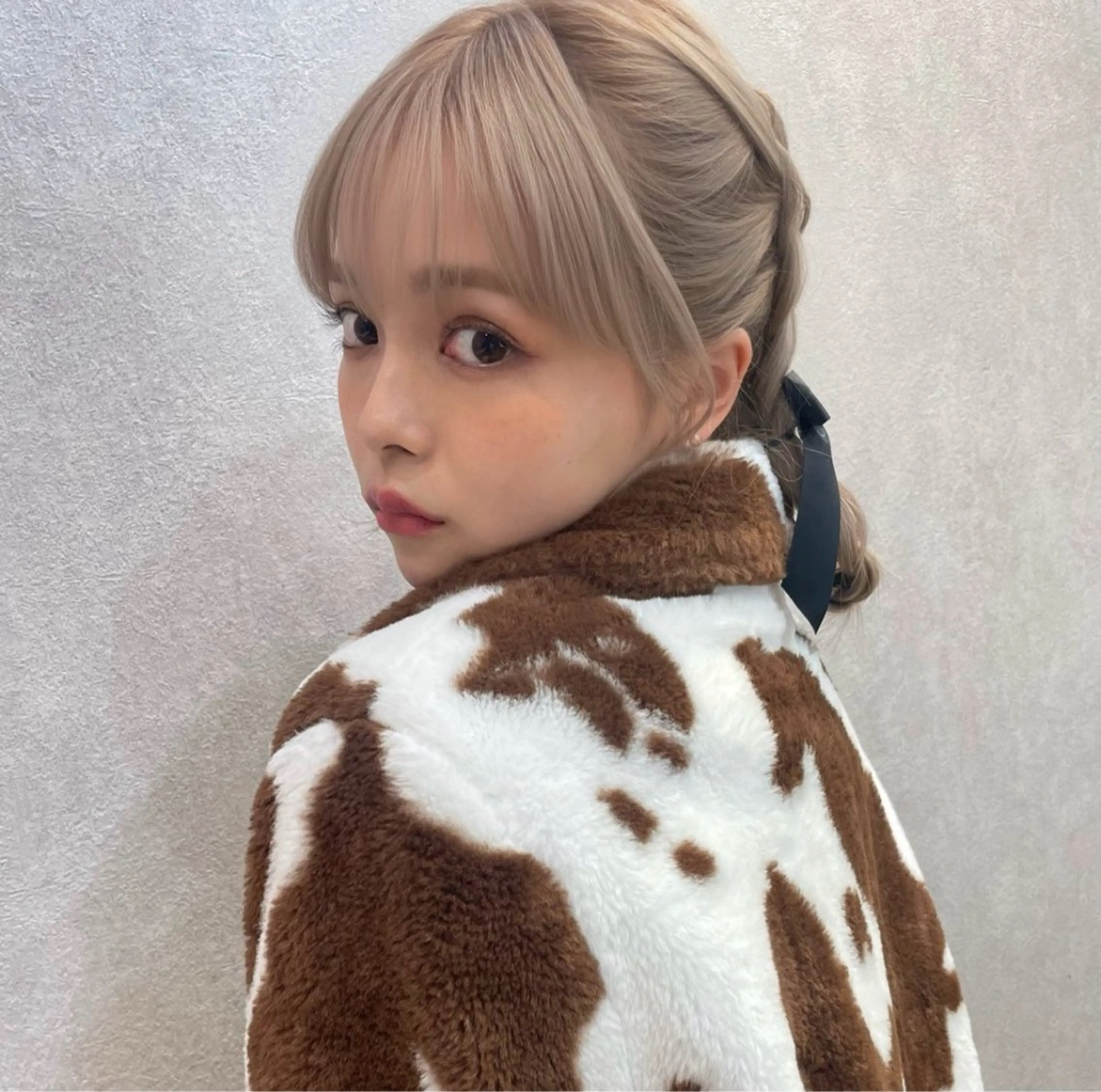 セミロング 顔周りカット 小顔カット VIVIE 福岡天神店のヘアスタイル