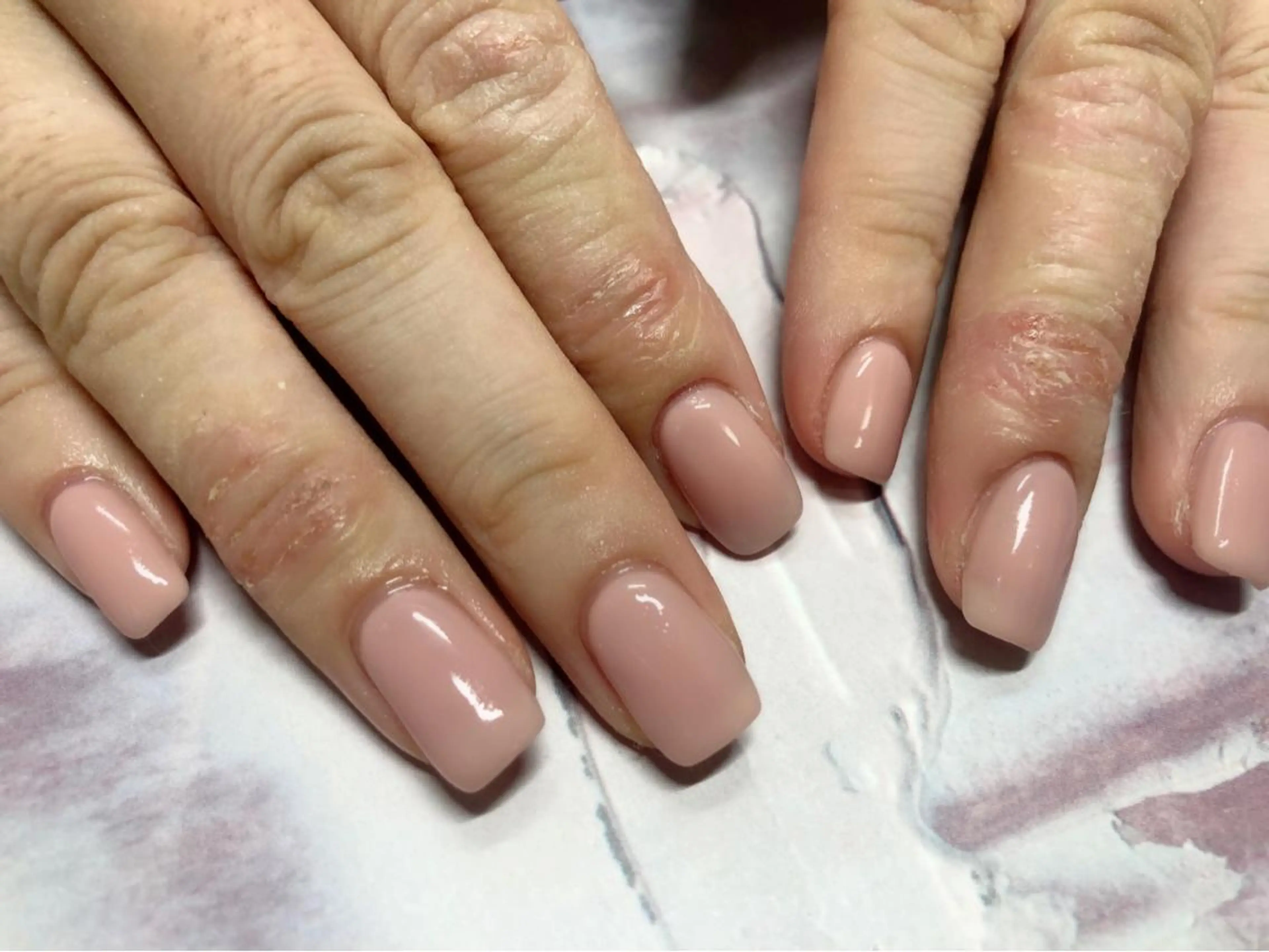 ネイル ワンカラーネイル ピンク ハンドネイル mogunail &blowのネイルデザイン