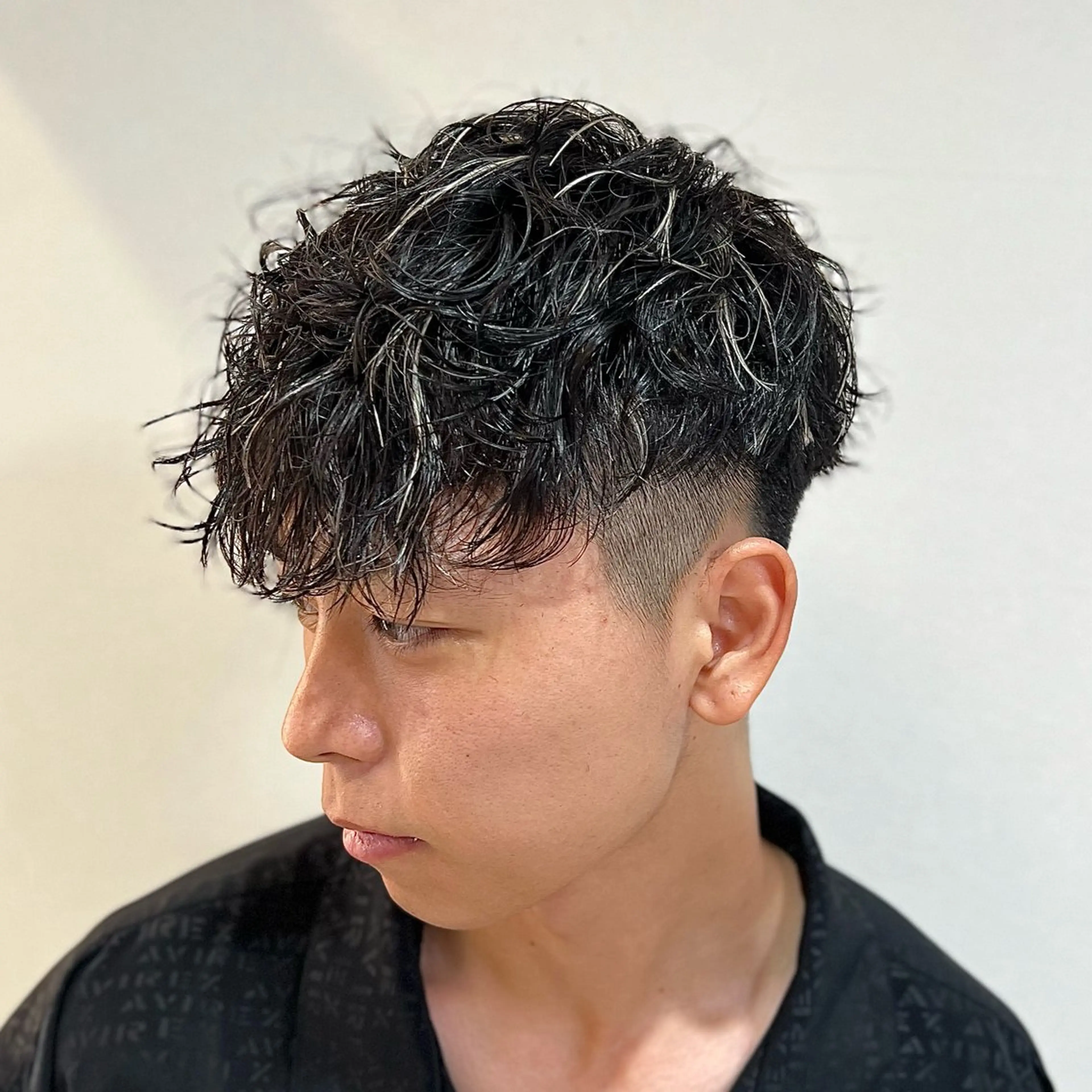 ショート パーマ メンズ カット パーマ ハッシュ・ウルフ🐺 小顔レイヤー松山直史のヘアスタイル