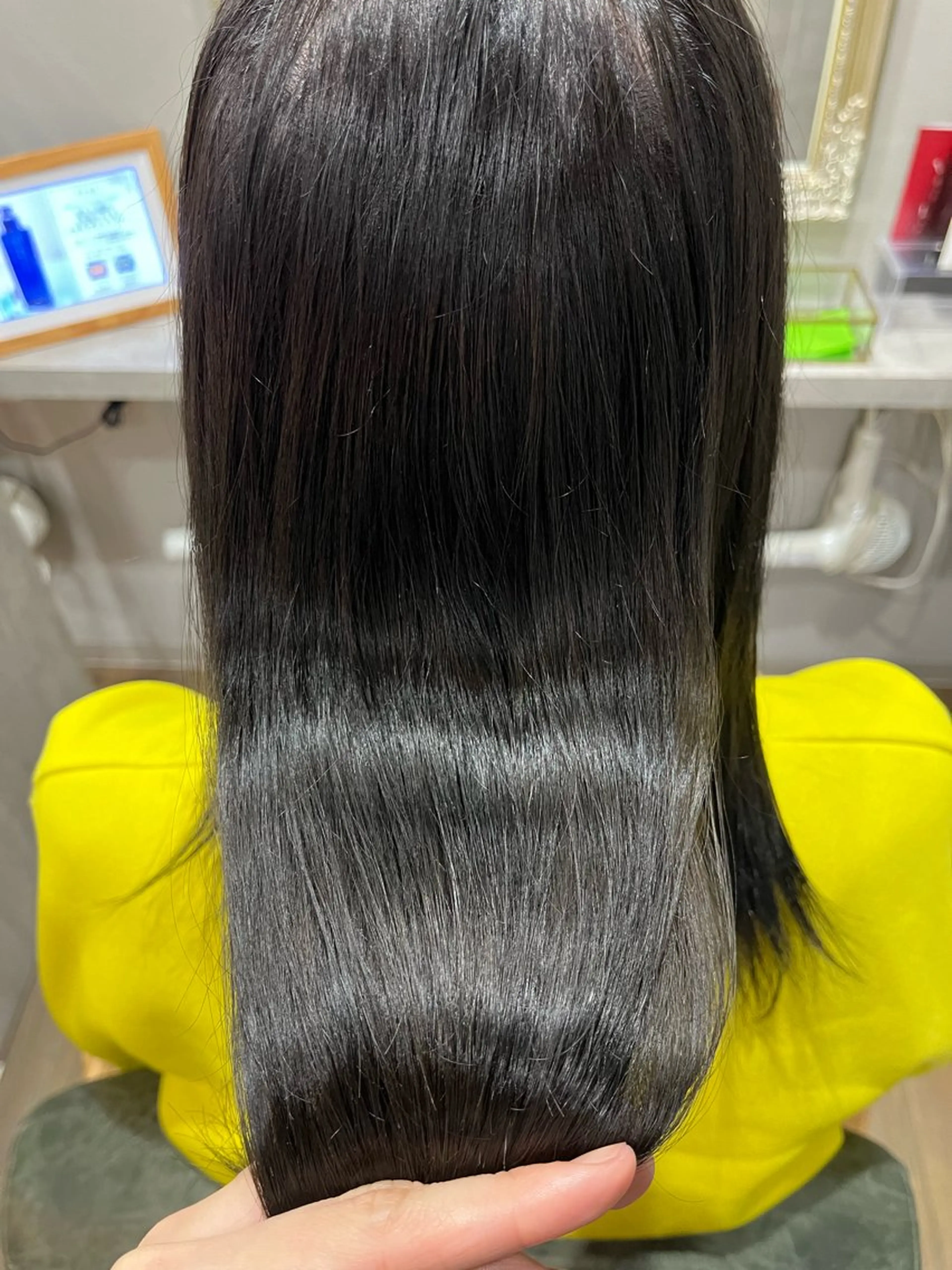 ミディアム カラー アッシュ 透明感カラー 阪口 萌のヘアスタイル