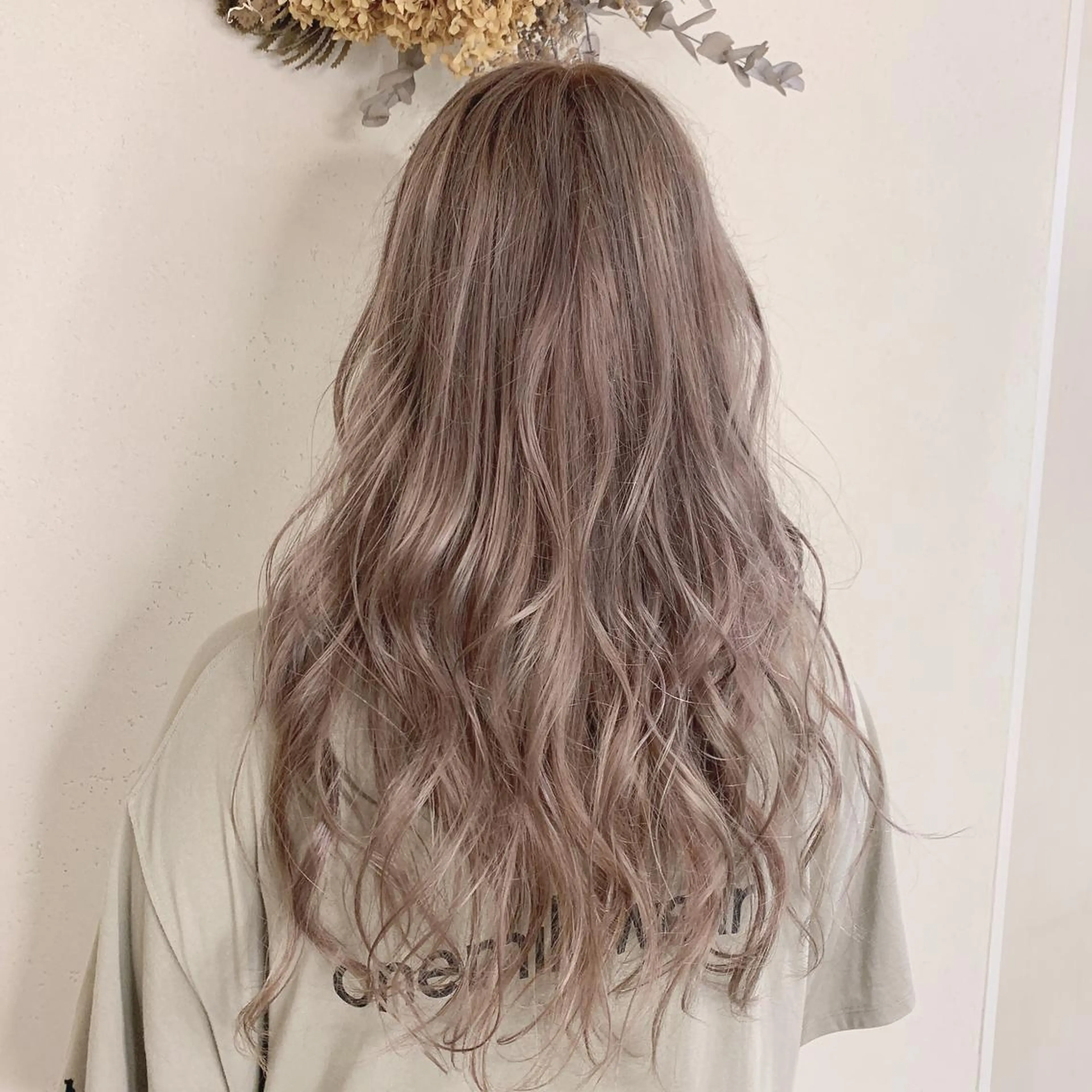 ロング カラー ベージュカラー ミルクティーベージュ Blue 髪質改善 💎松藤 莉奈のヘアスタイル