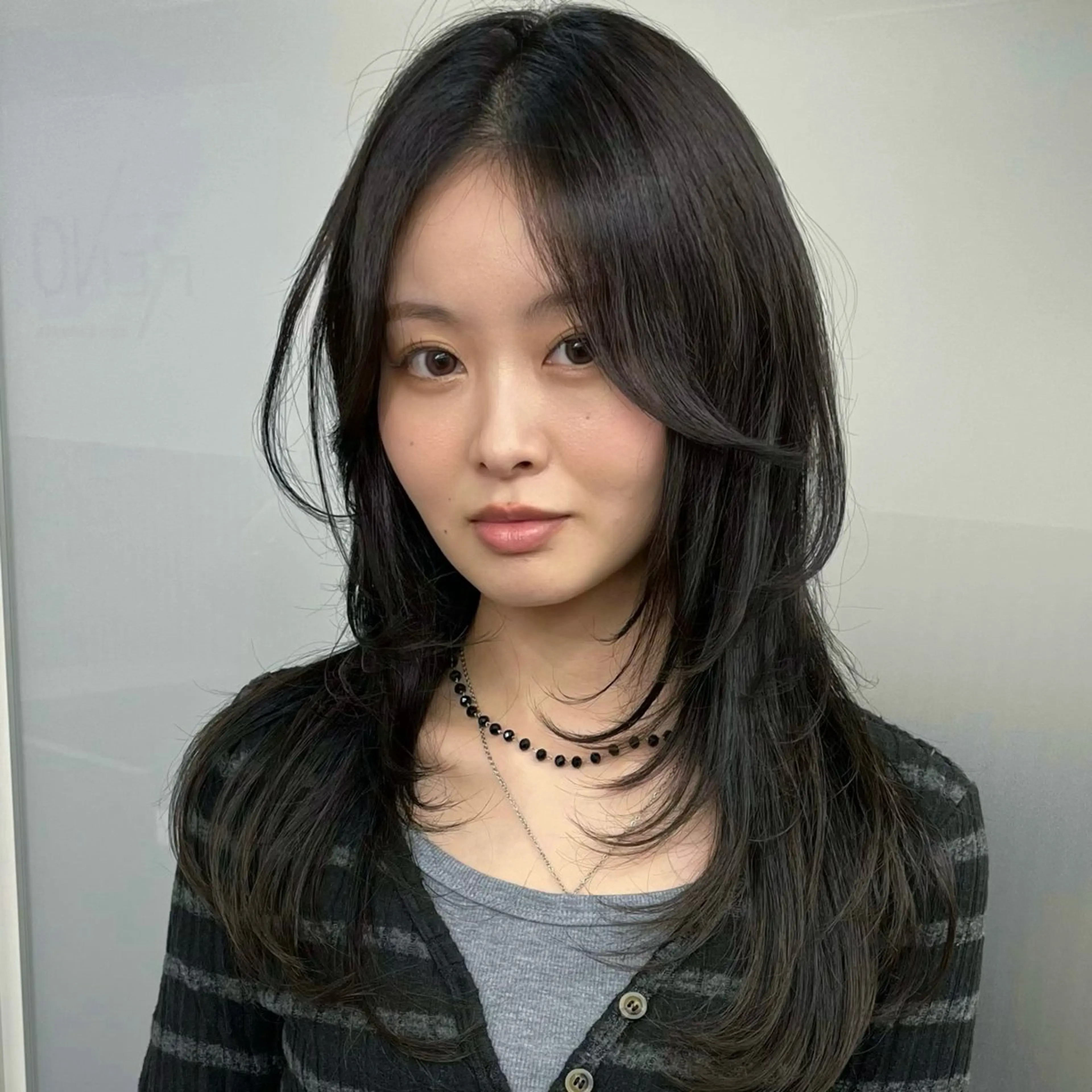 セミロング 顔まわりレイヤー レイヤーカット 小顔カット 【レイヤー×透明感 カラー】mayaのヘアスタイル