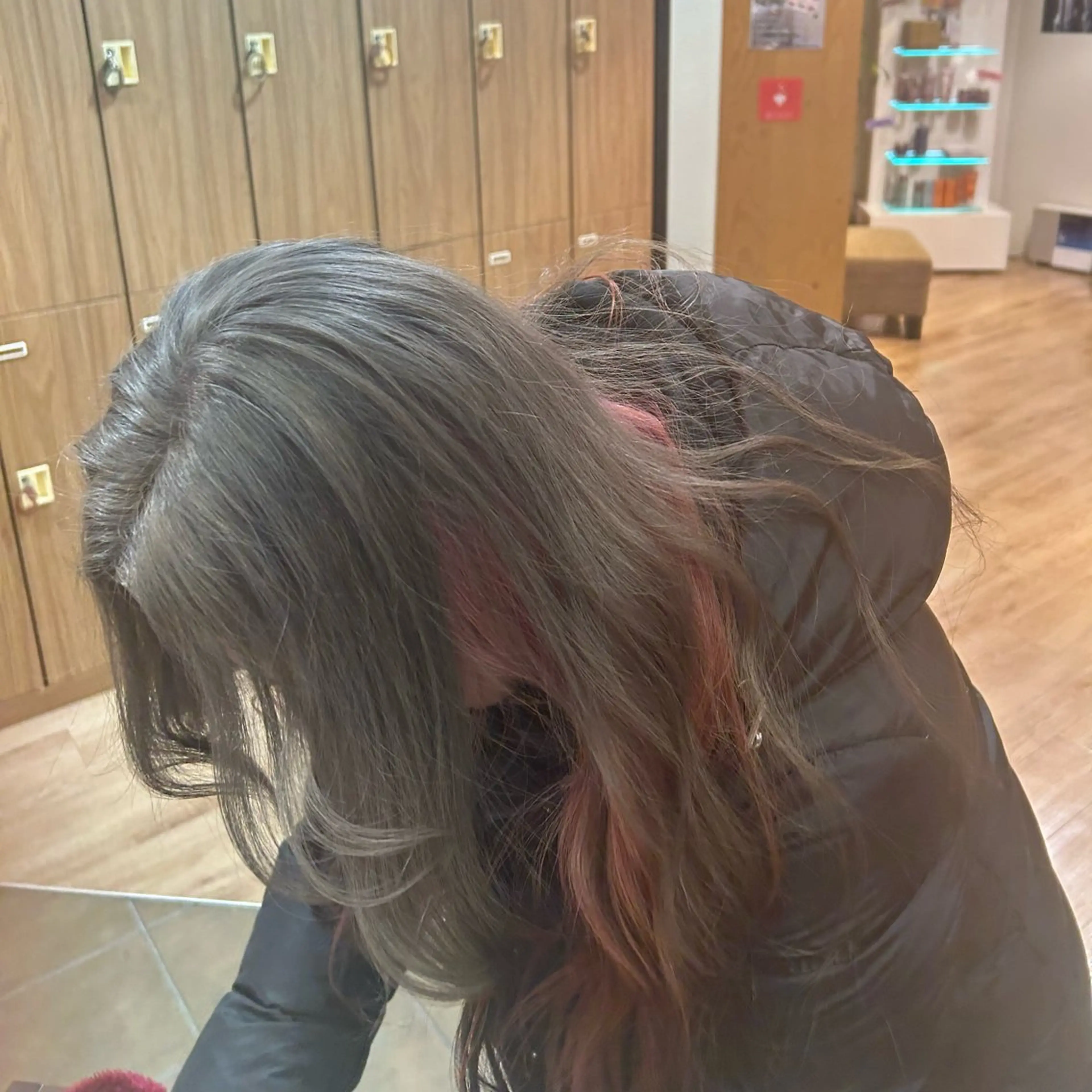 カラー シオカワ ケンショウのヘアスタイル