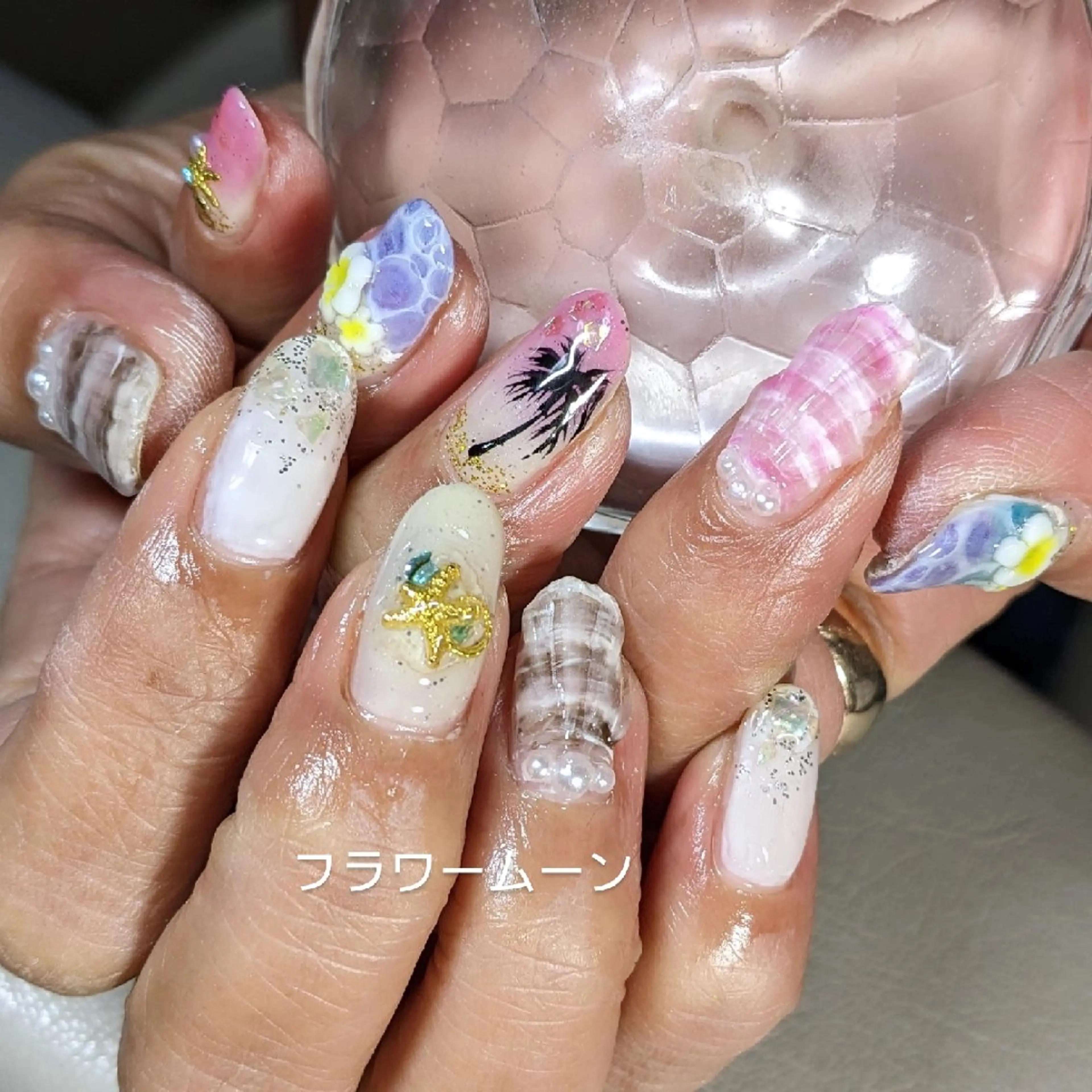 ネイル フラワー ムーンのネイルデザイン