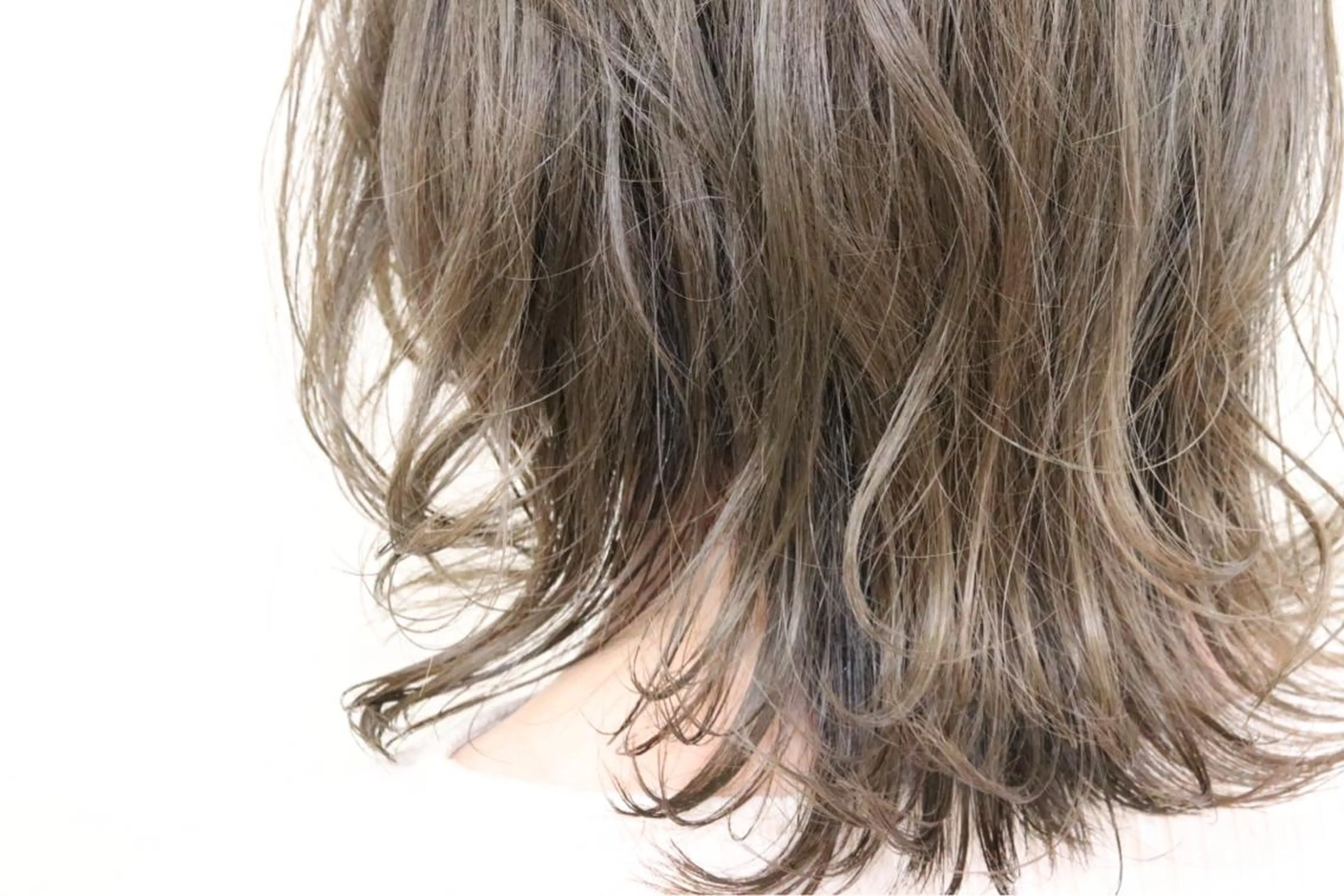 カラー SALOWIN栄 高須大貴のヘアスタイル