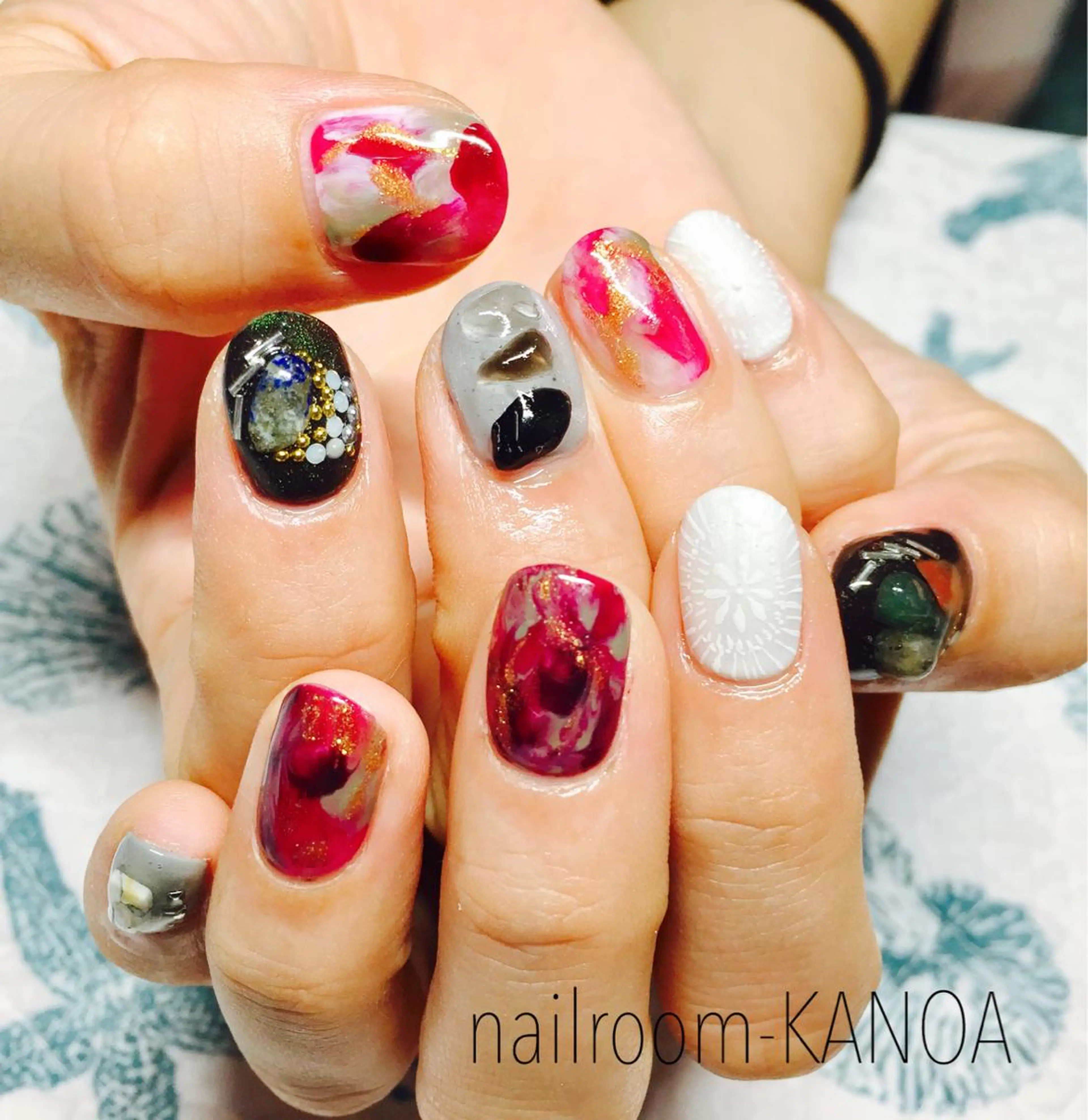 ショート ネイル ニュアンスネイル nailroom- KANOAのネイルデザイン