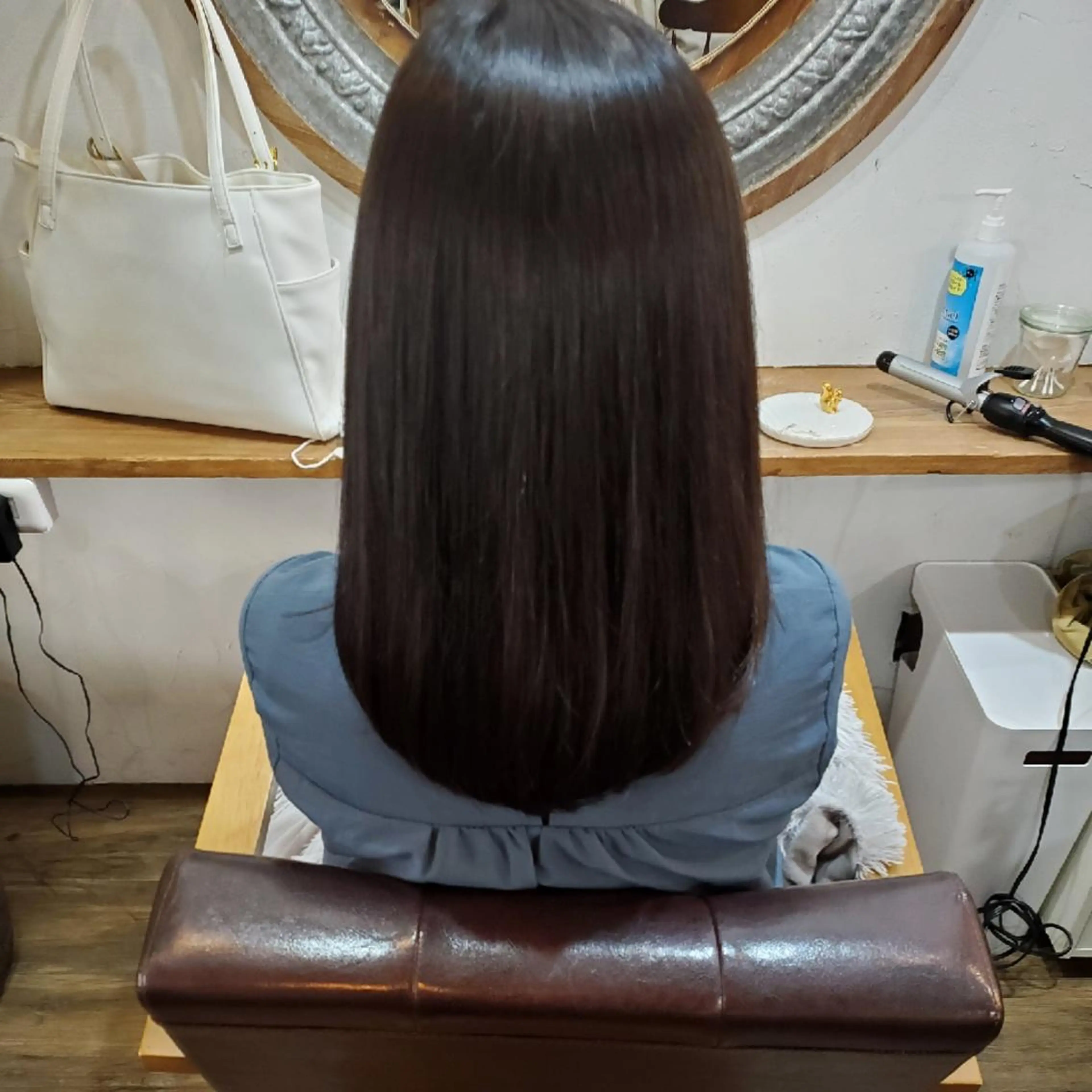 セミロング カラー セミロングパーマ バレイヤージュ ベージュカラー 黒髪 ブルーカラー カット ヘアカラー 縮毛矯正 トリートメント 韓国ヘア レイヤー くびれヘアMATSUのヘアスタイル