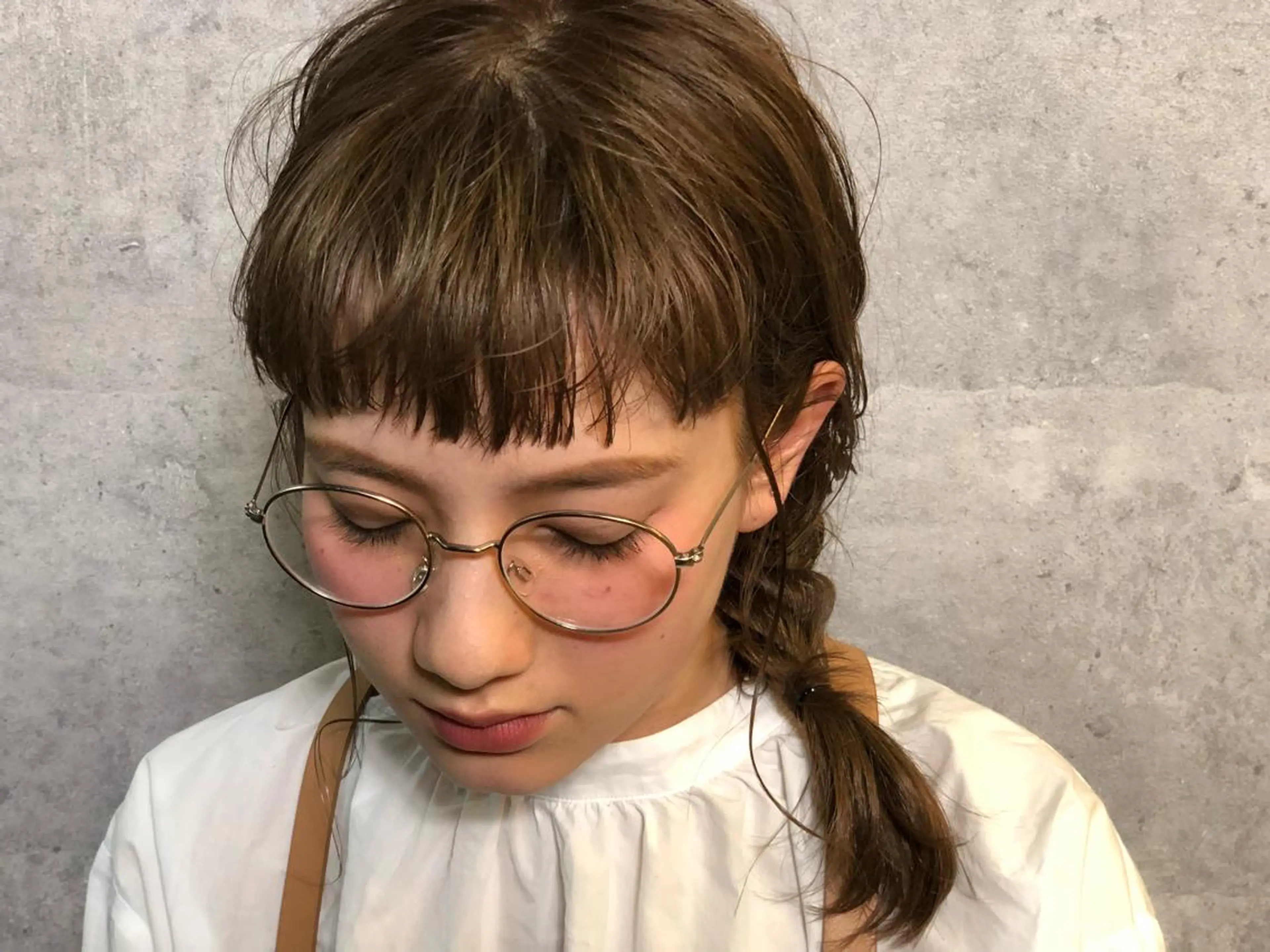 セミロング カラー 顔周りレイヤー/韓国 ブリーチminamiのヘアスタイル