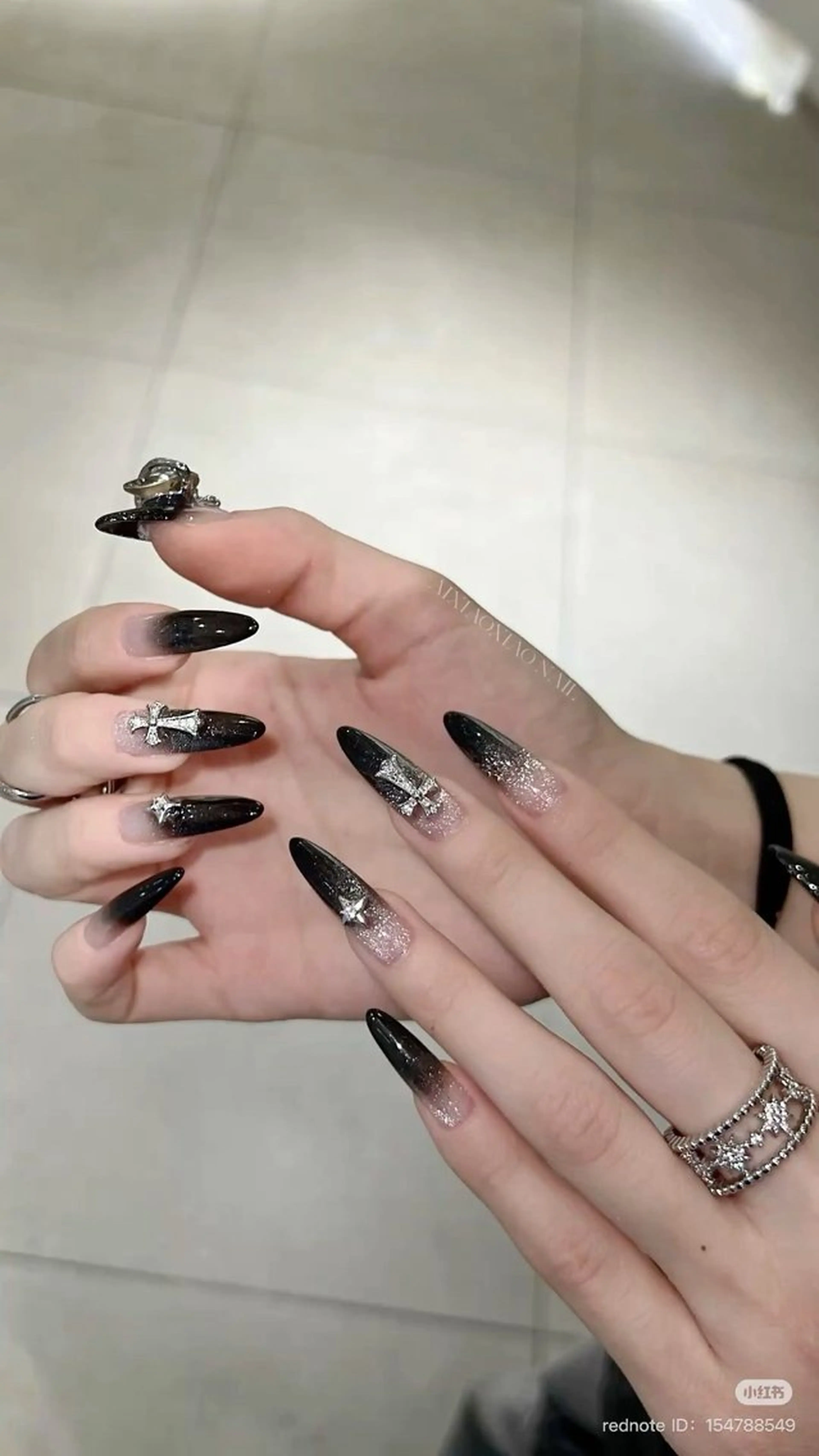 ネイル フレンチネイル キラキラネイル 韓国ネイル シンプルネイル ワンホンネイル ハンドネイル MEI Nailのネイルデザイン
