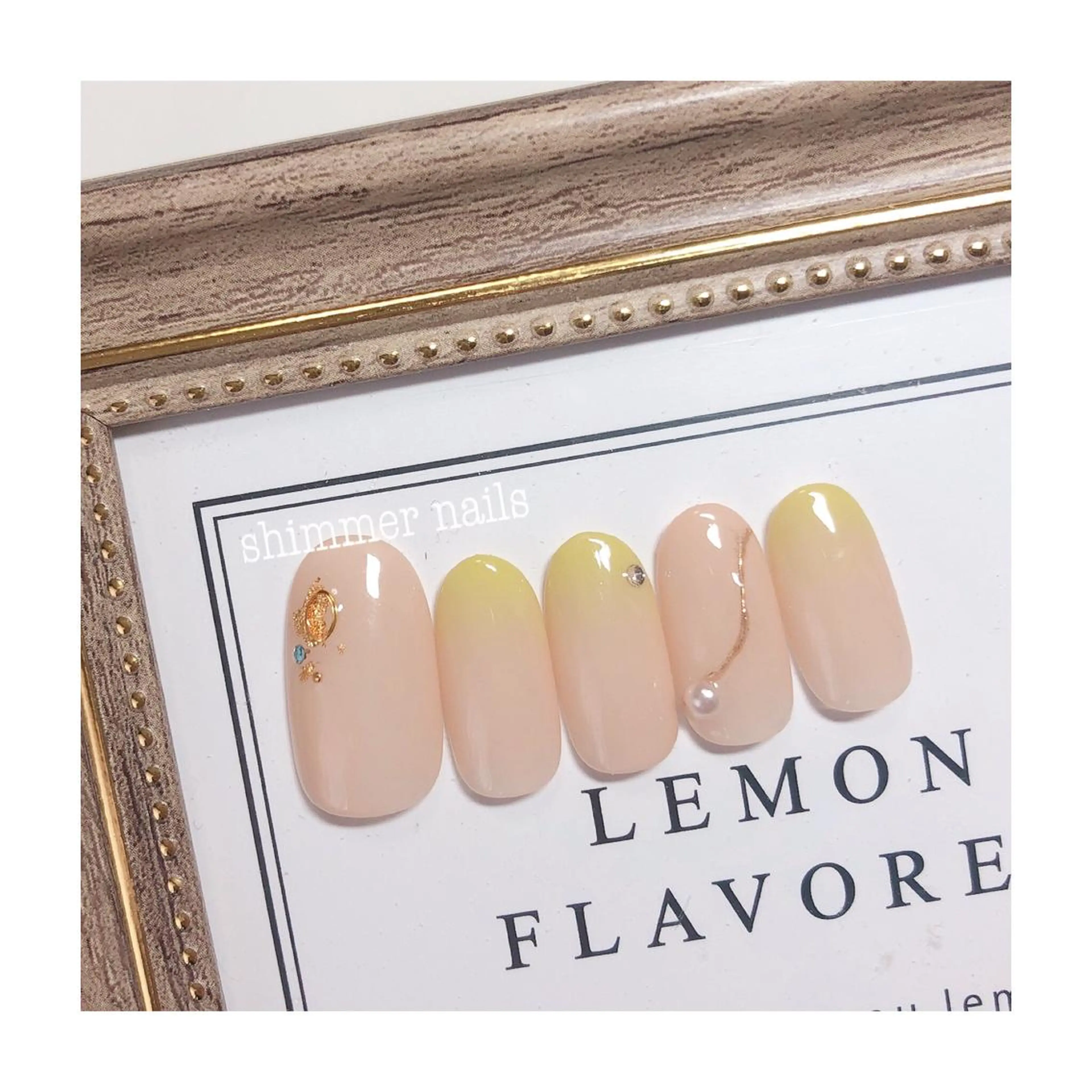 ネイル 黄色 フットネイル shimmer nailsのネイルデザイン