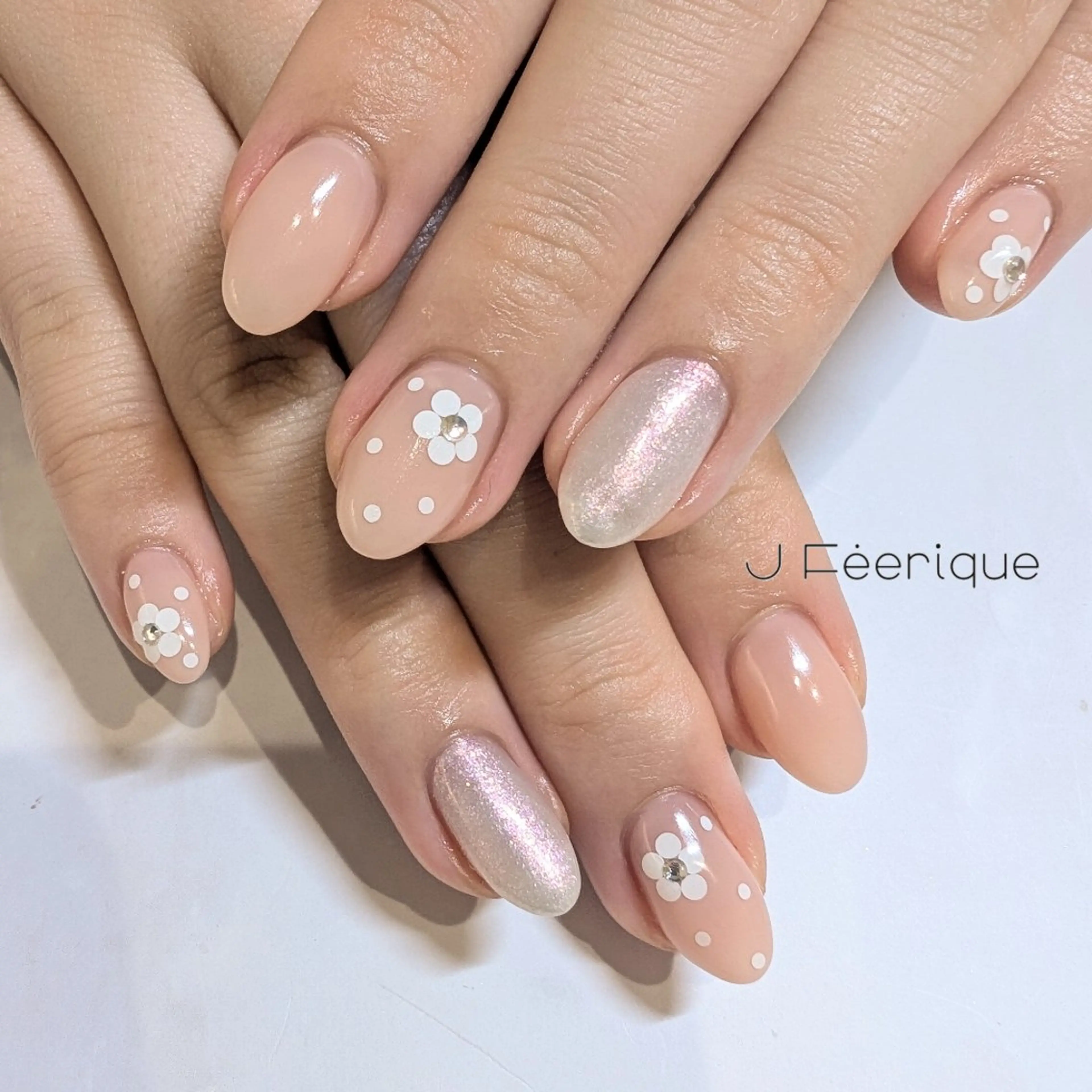 ネイル ハンドネイル ハンドケア Eri　歴8年　/ 南森町ネイル💅のネイルデザイン