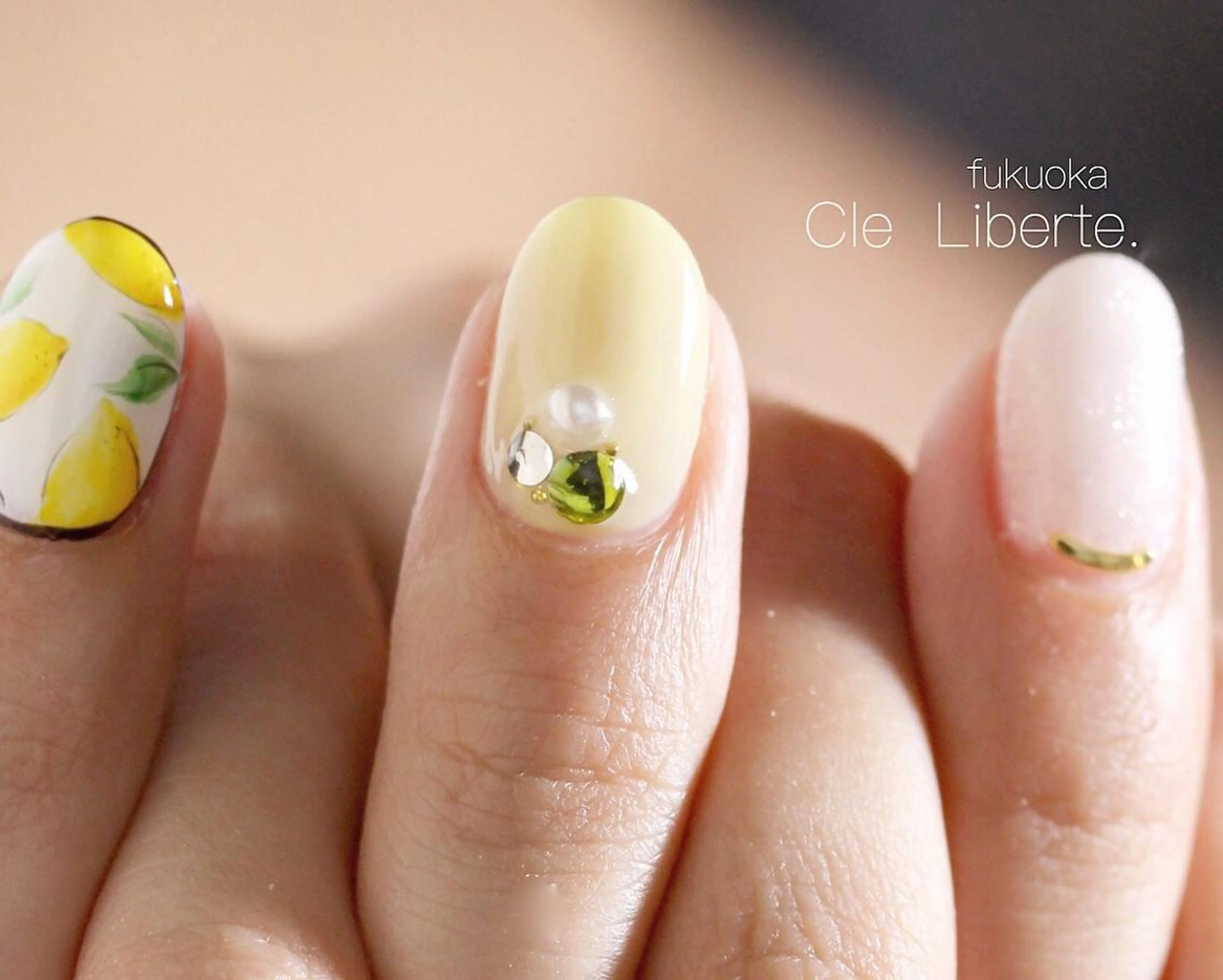 ネイル パステルネイル 黄色 Elio 国泰寺のネイルデザイン