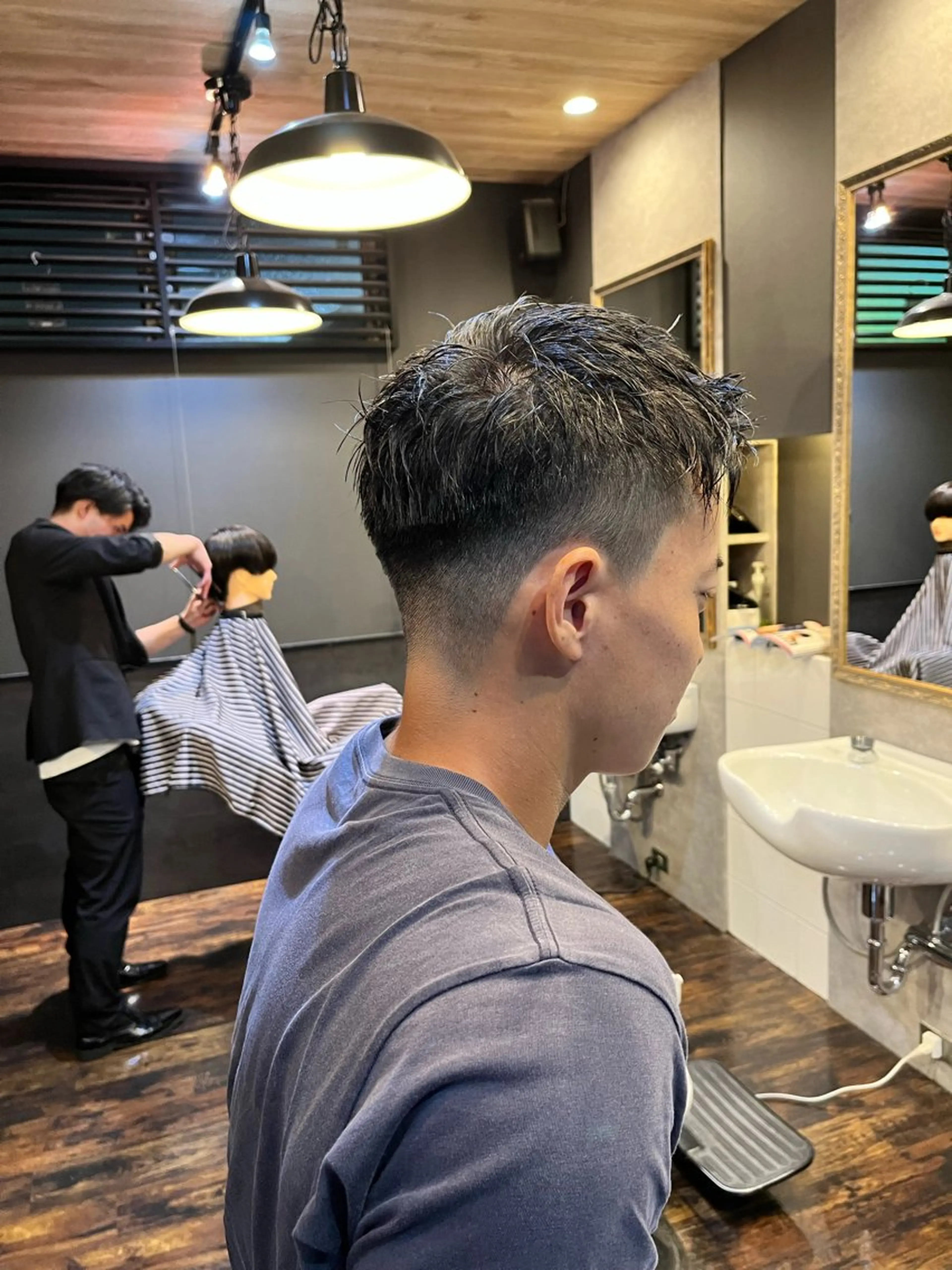 ショート メンズ フェードカット カット ヘアセット 夜に通える 理容室山崎健立のヘアスタイル